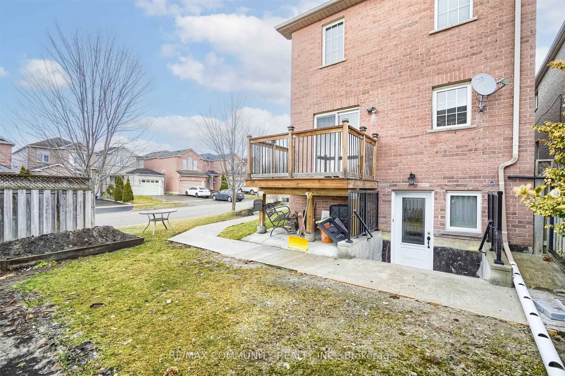 50 Perfitt Crescent, #Lower