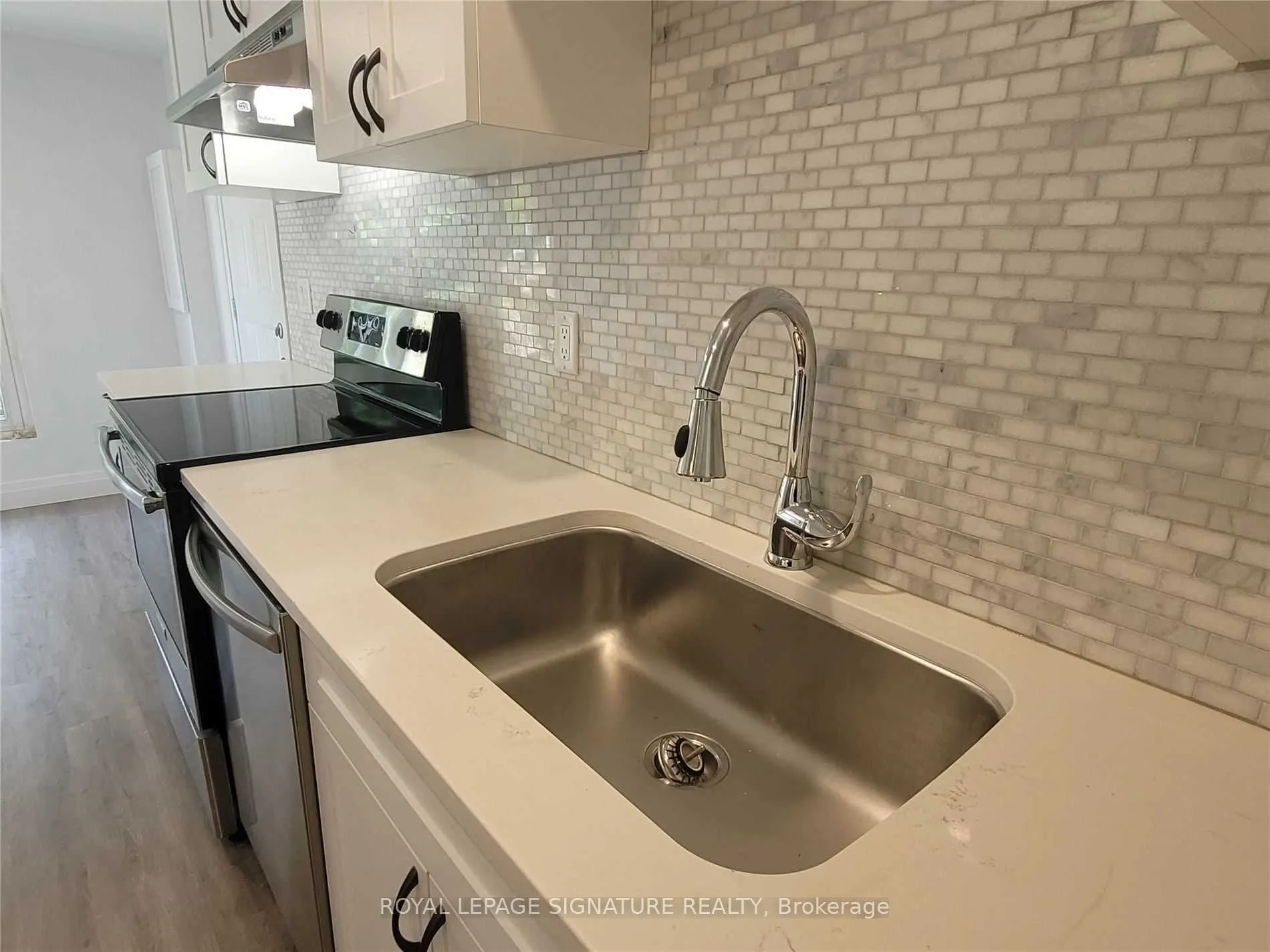 726 Grandview Drive, #Main