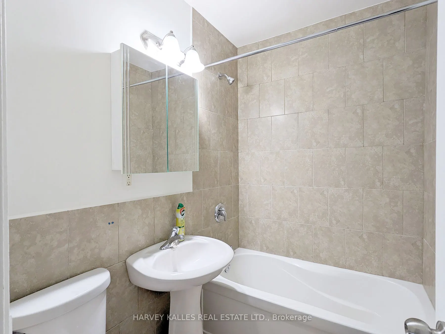 1751 Victoria Park Avenue, #103