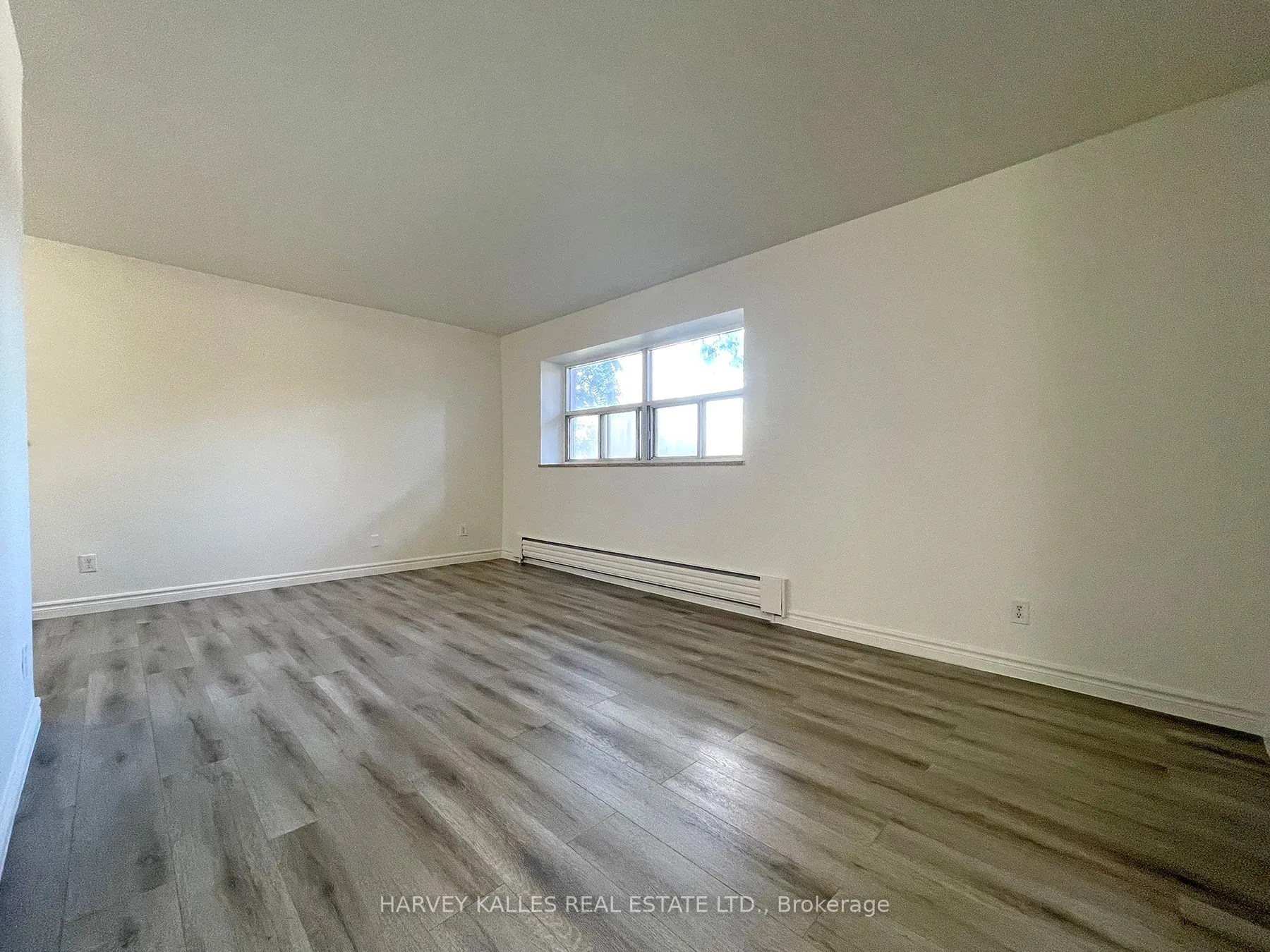 1751 Victoria Park Avenue, #103