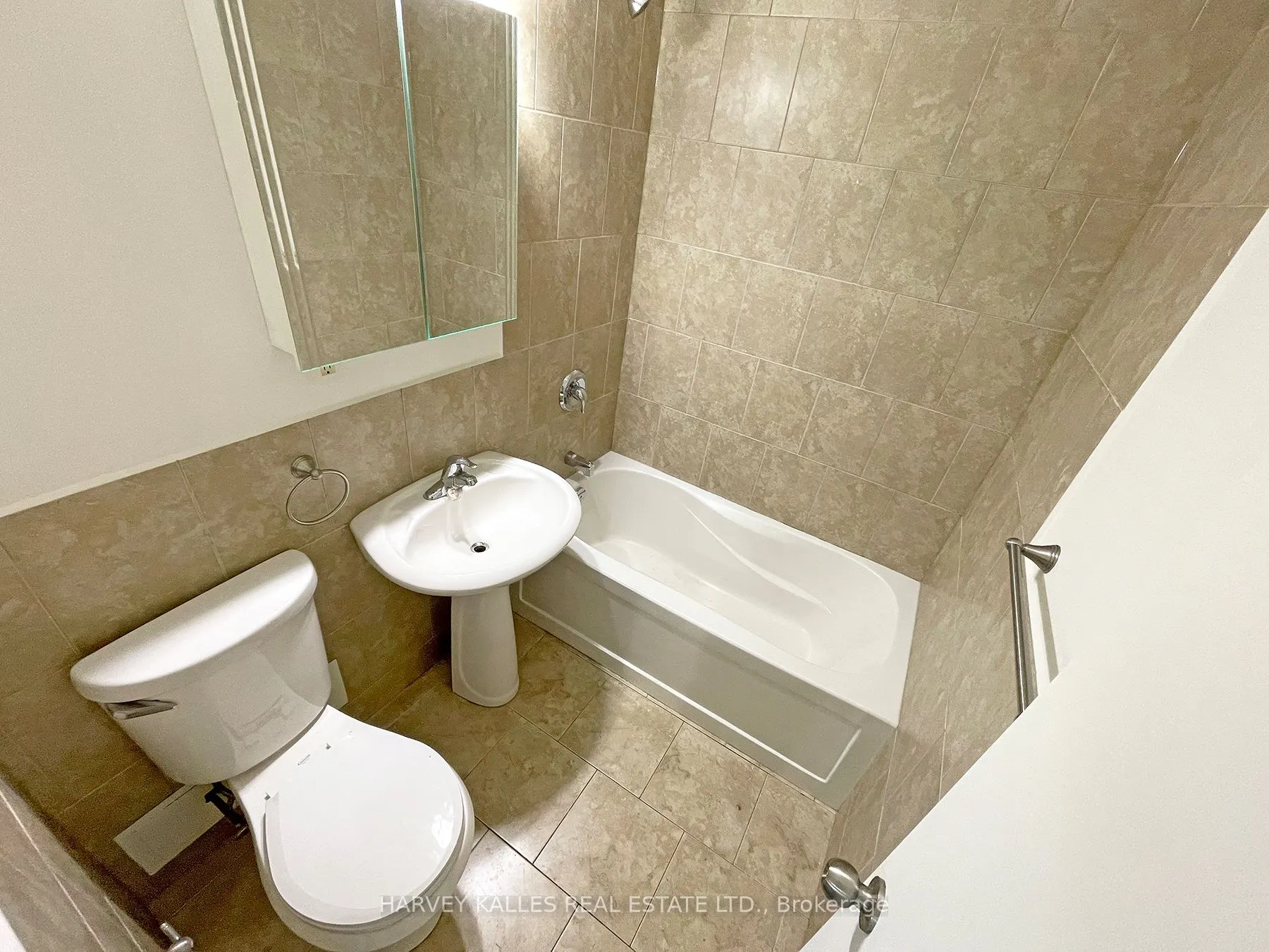 1751 Victoria Park Avenue, #103