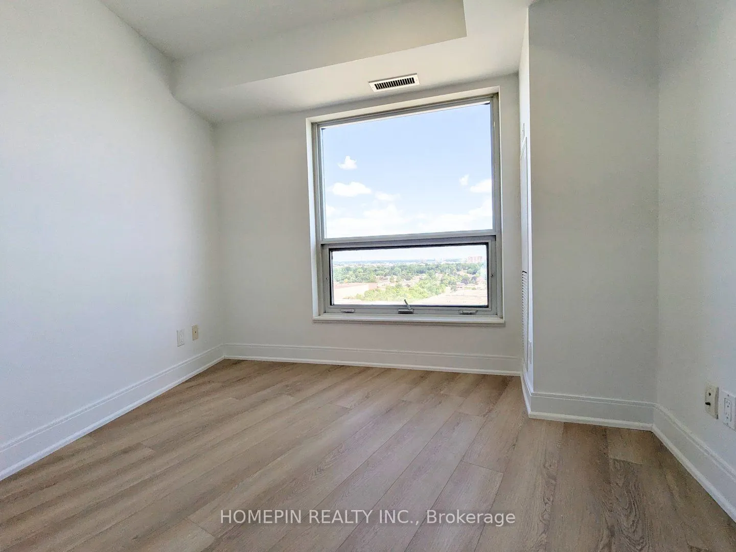 135 Village Green Square, #1625