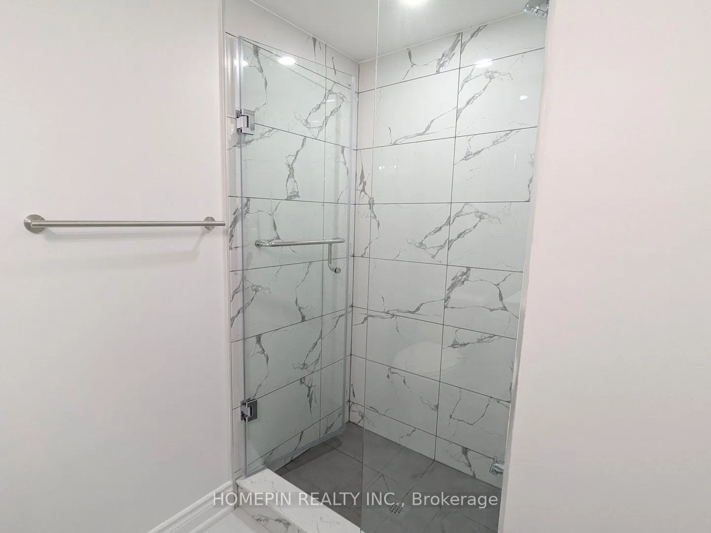 135 Village Green Square, #1625