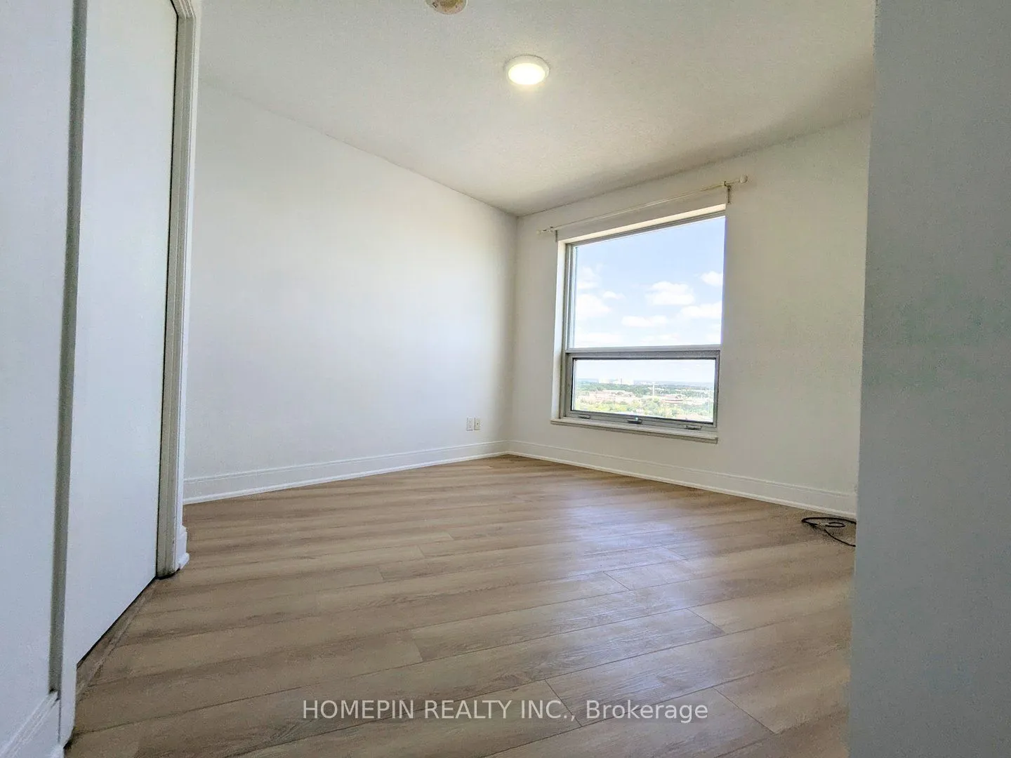 135 Village Green Square, #1625