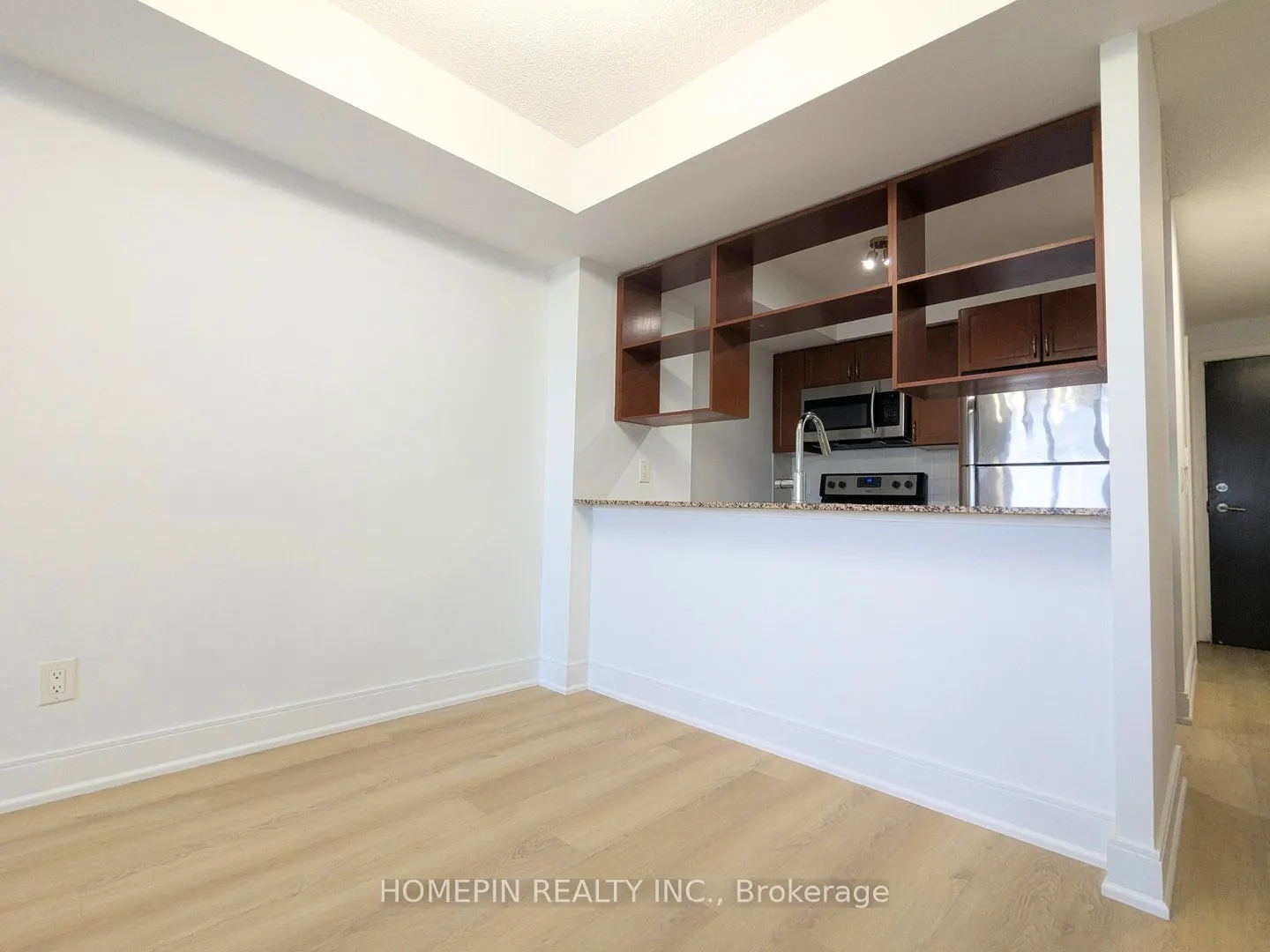 135 Village Green Square, #1625