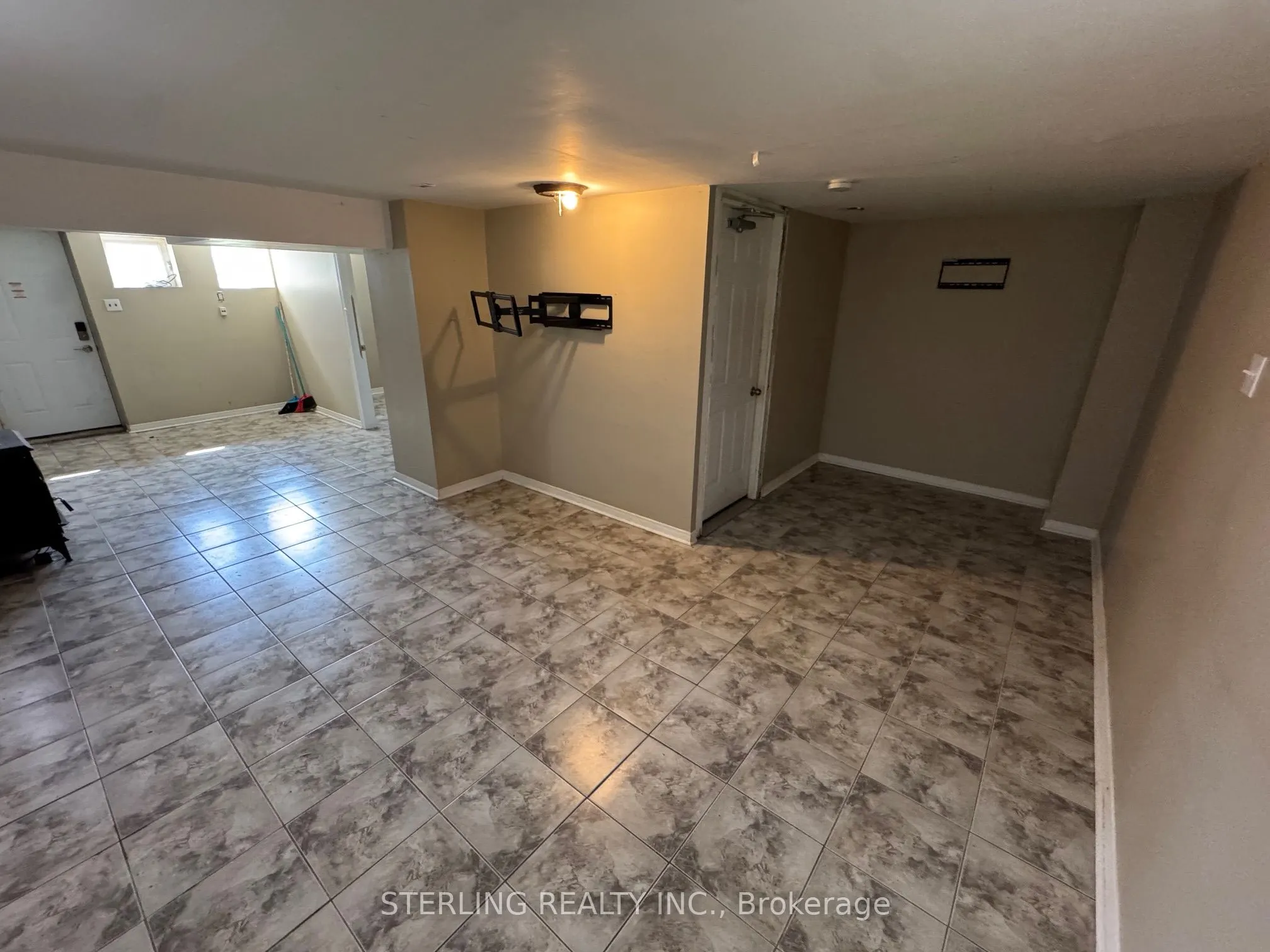 345 Myrtle Road E