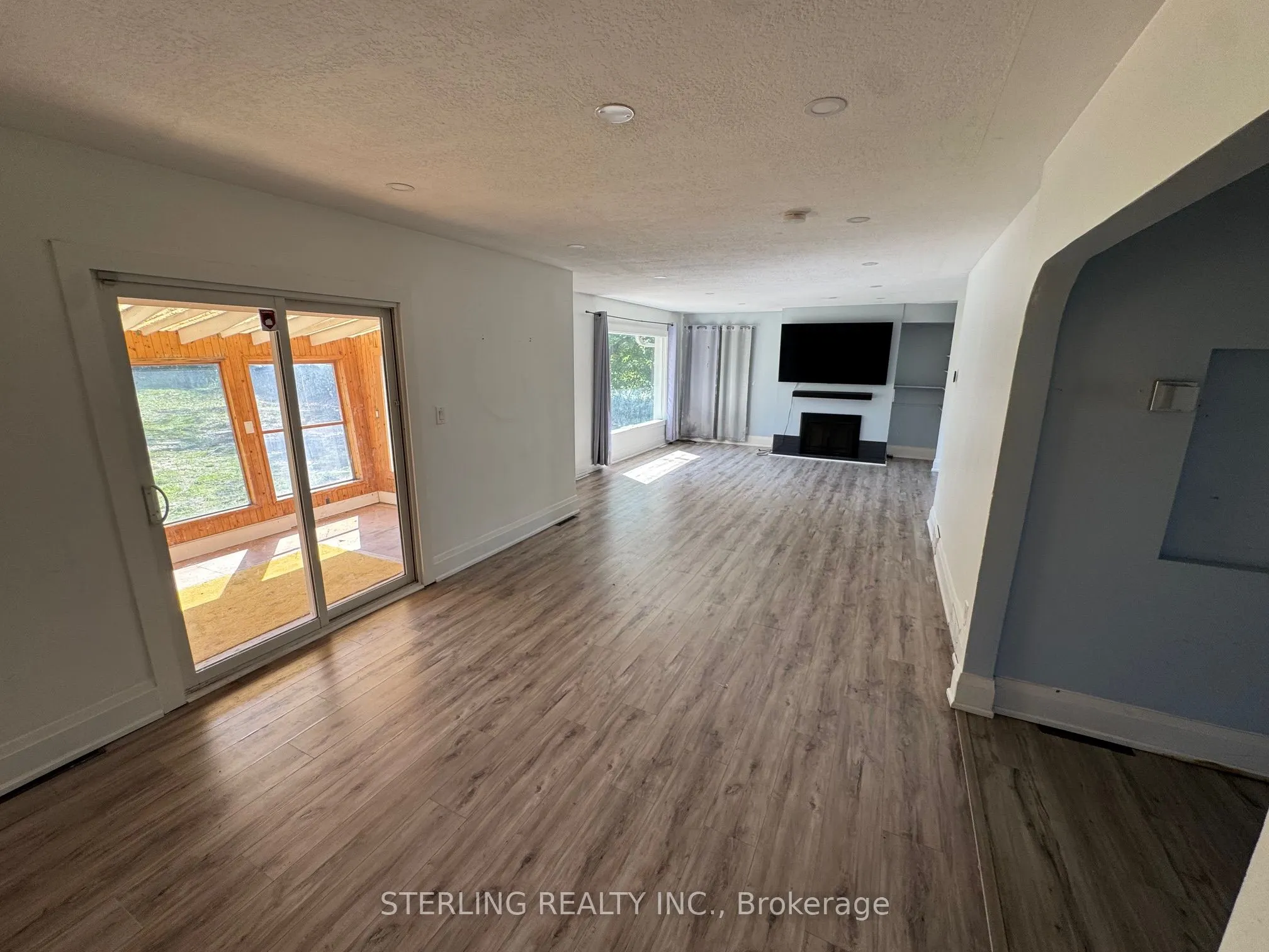 345 Myrtle Road E