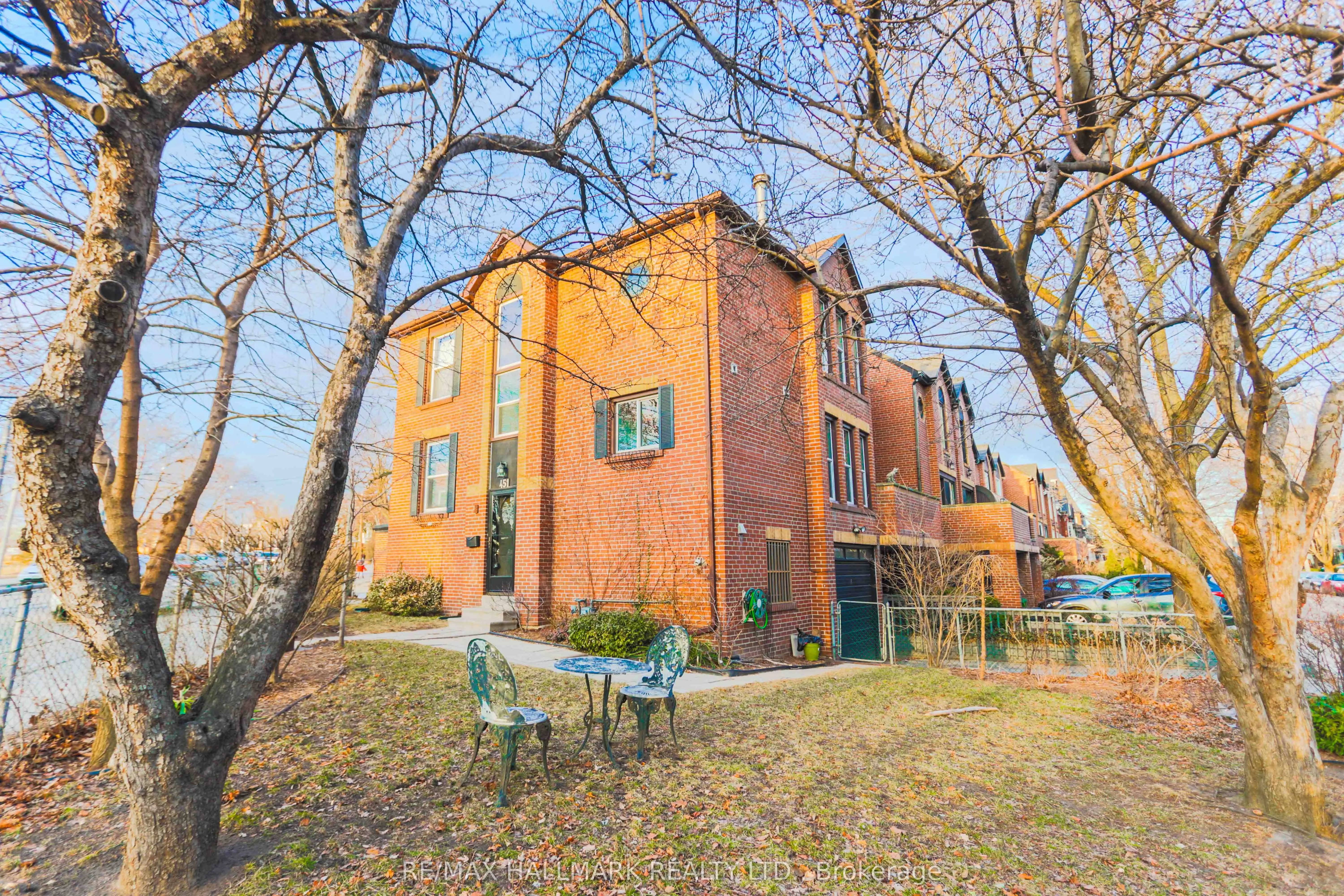 451 Broadview Avenue