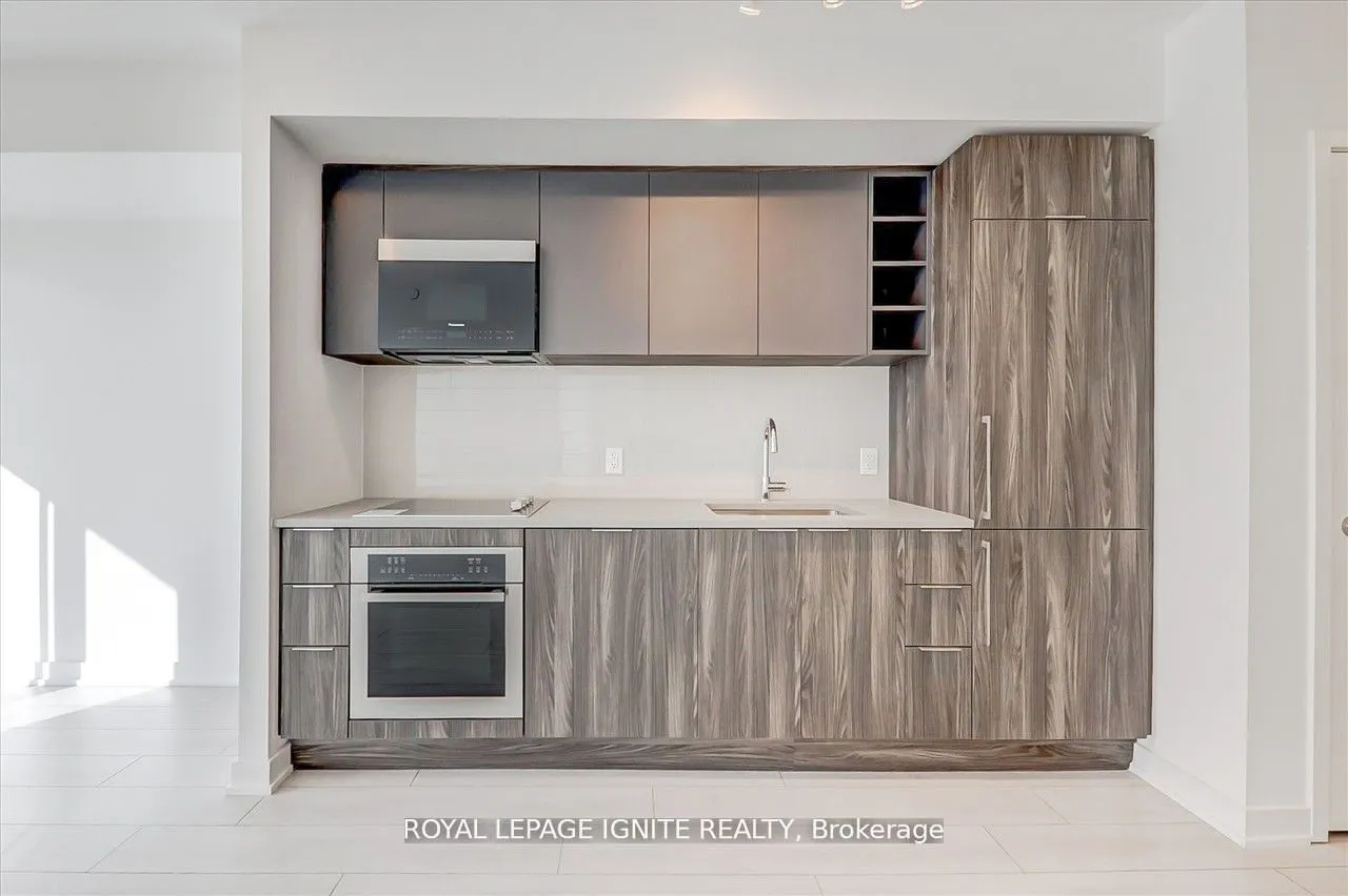 2033 Kennedy Road, #2101