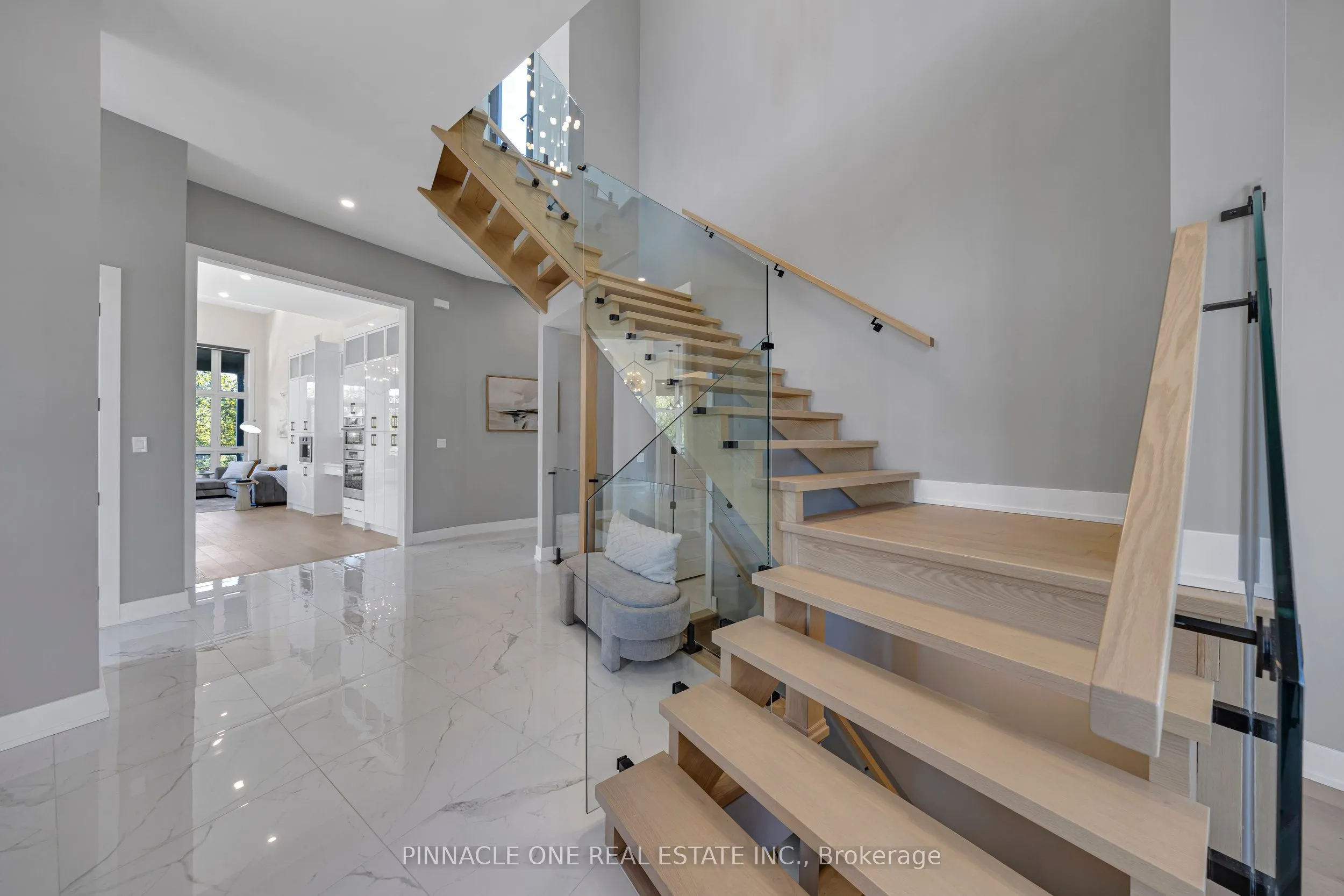12 Tidmarsh Lane
