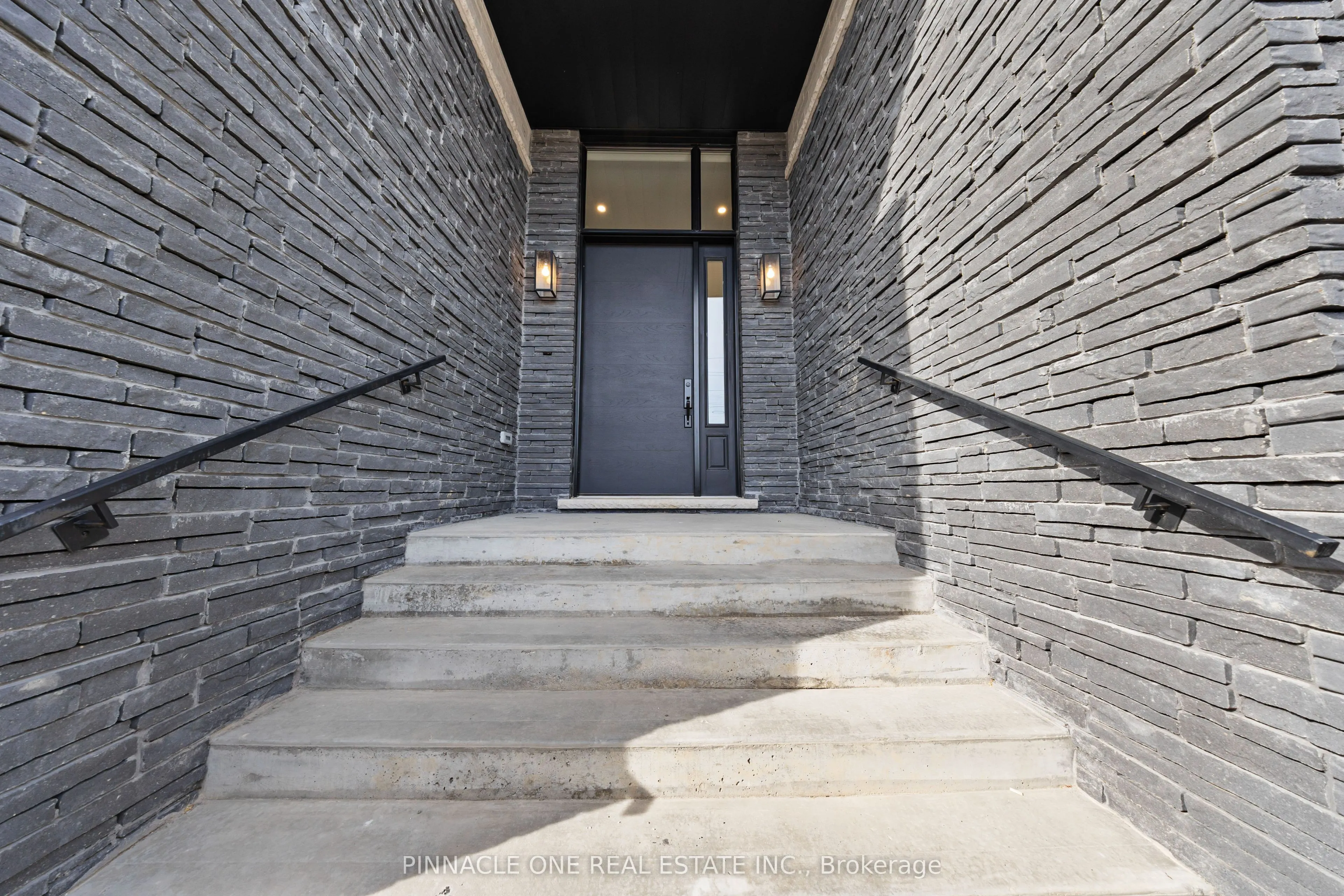 12 Tidmarsh Lane