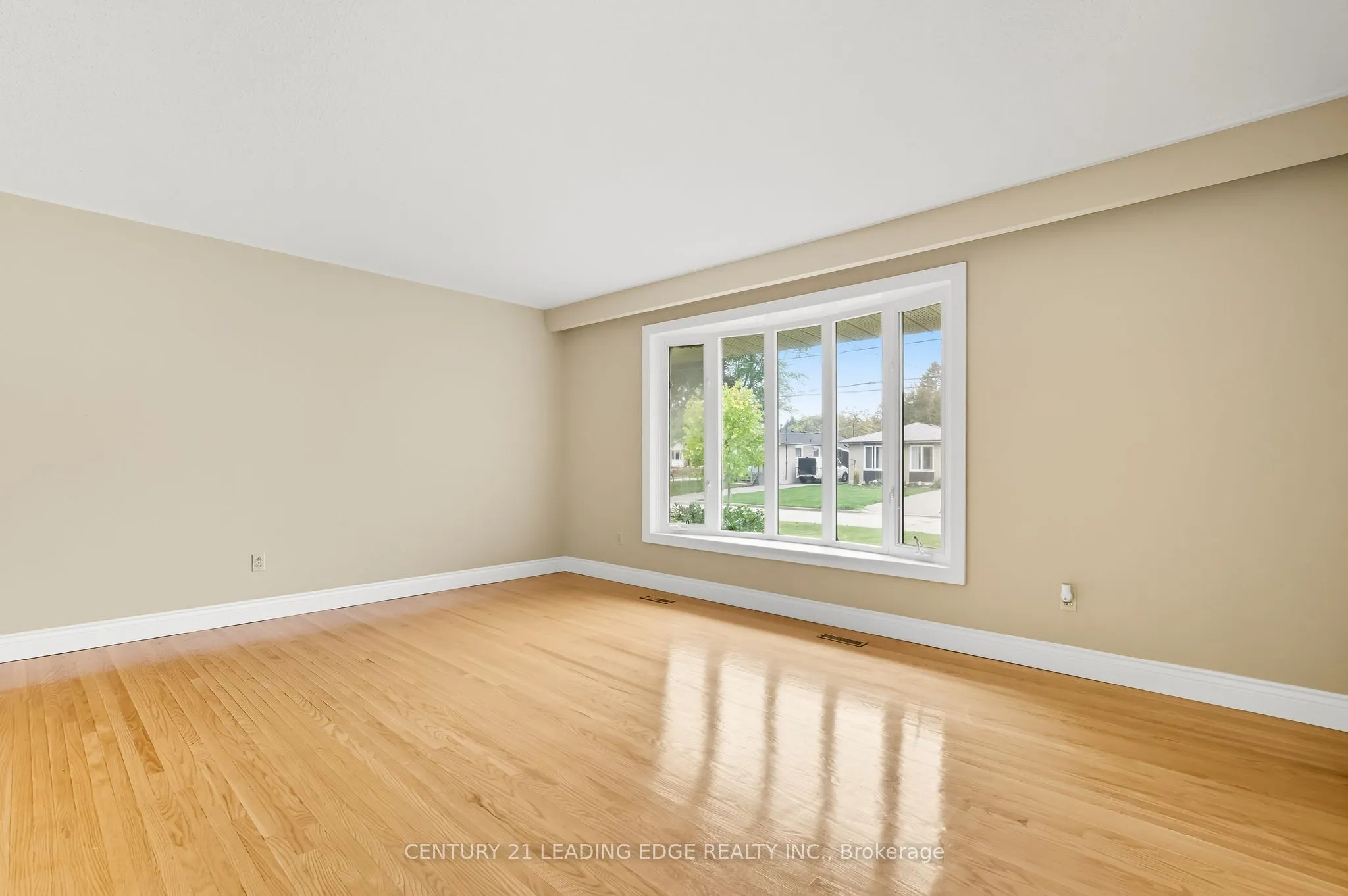 926 Marinet Crescent