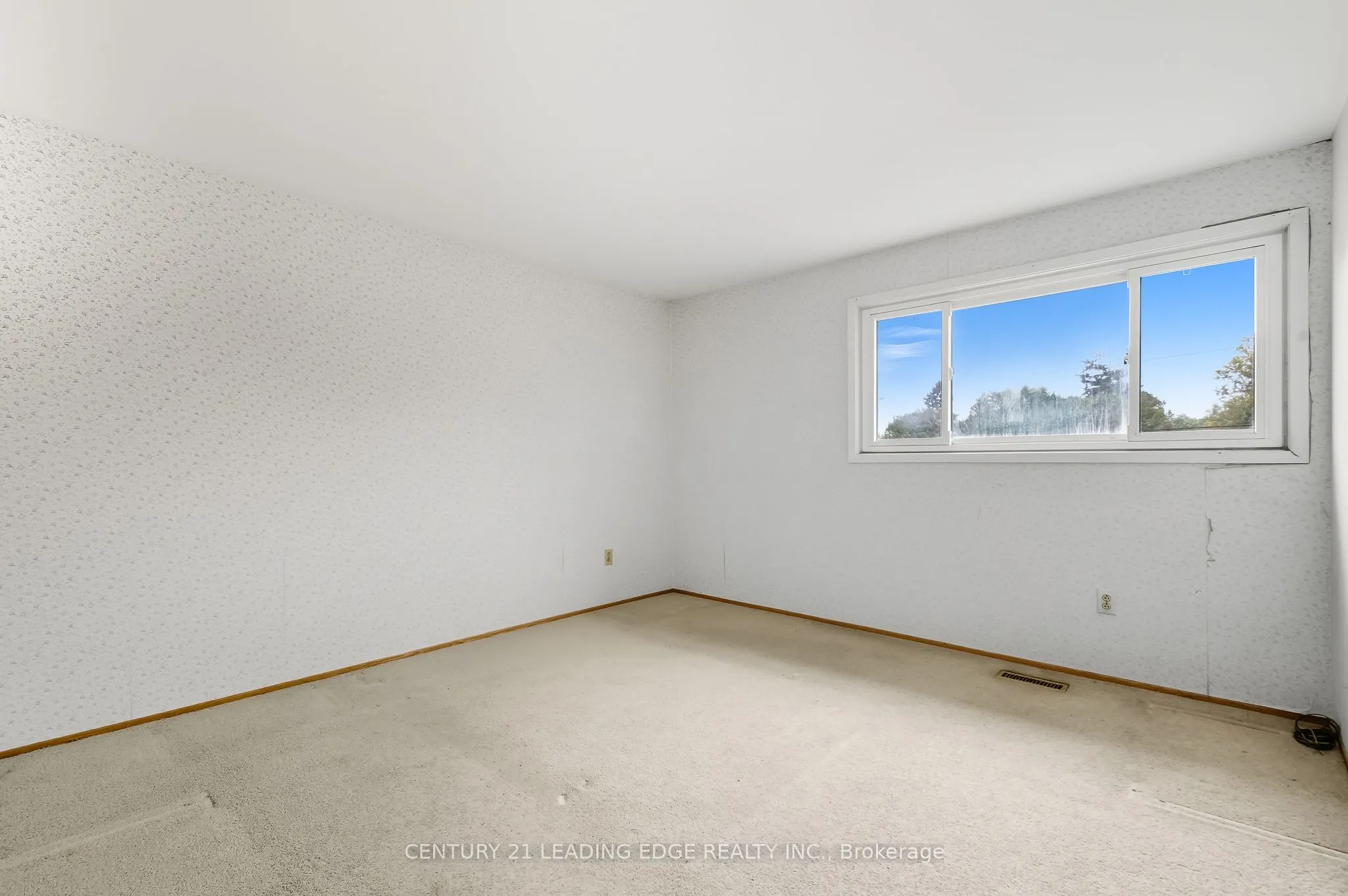 926 Marinet Crescent