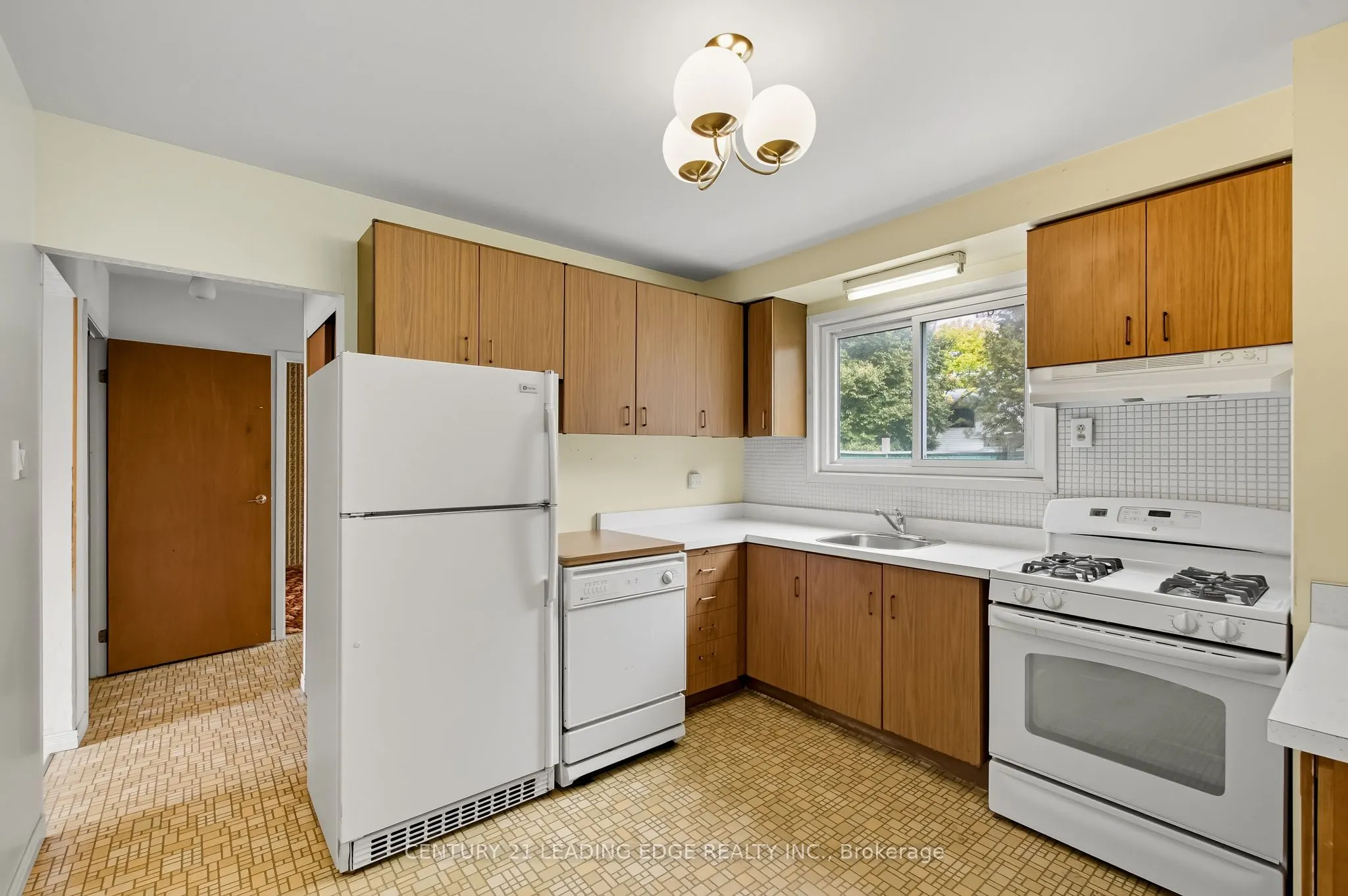 926 Marinet Crescent
