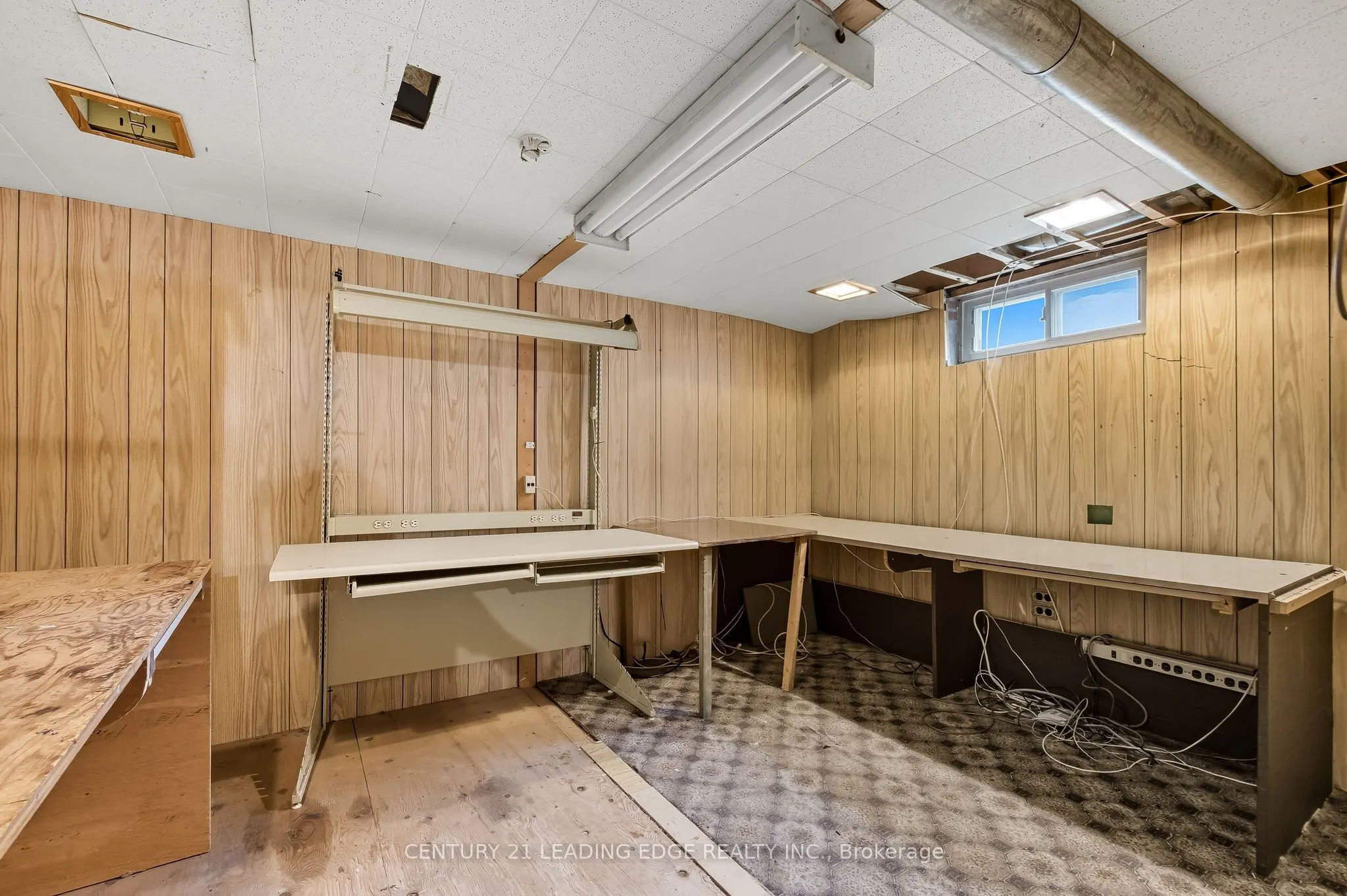 926 Marinet Crescent