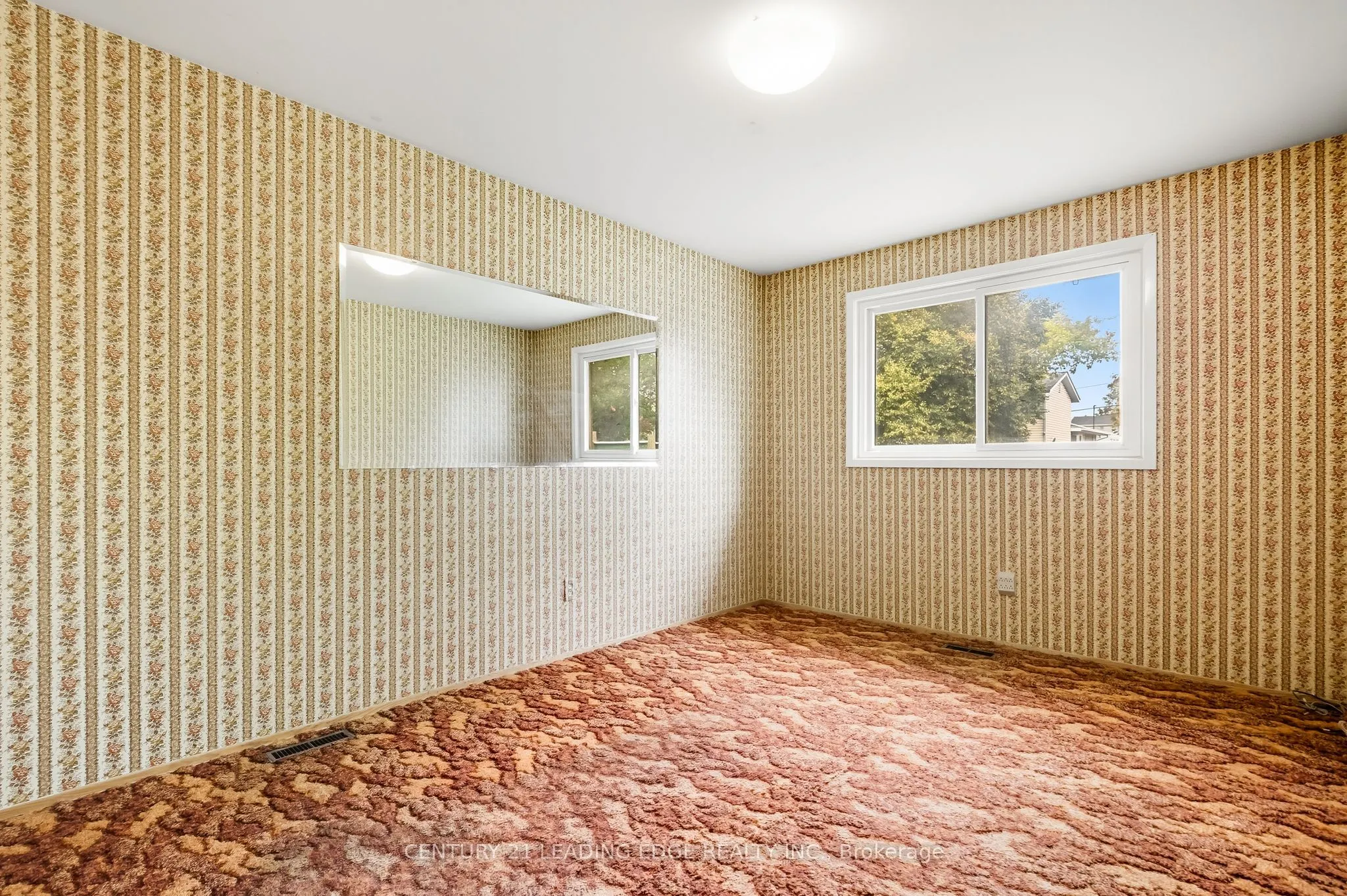 926 Marinet Crescent