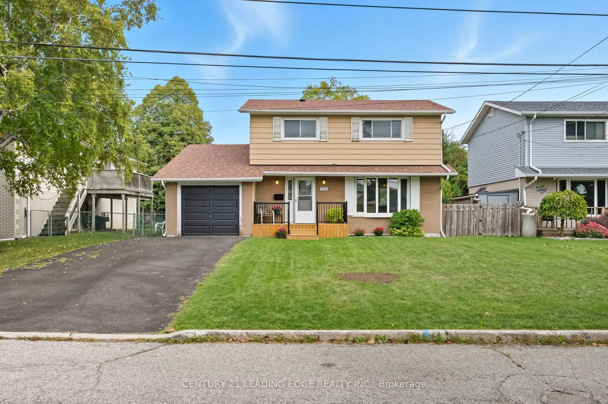 926 Marinet Crescent