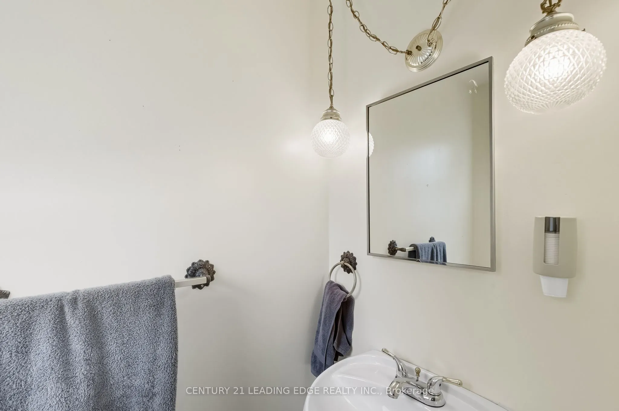 926 Marinet Crescent
