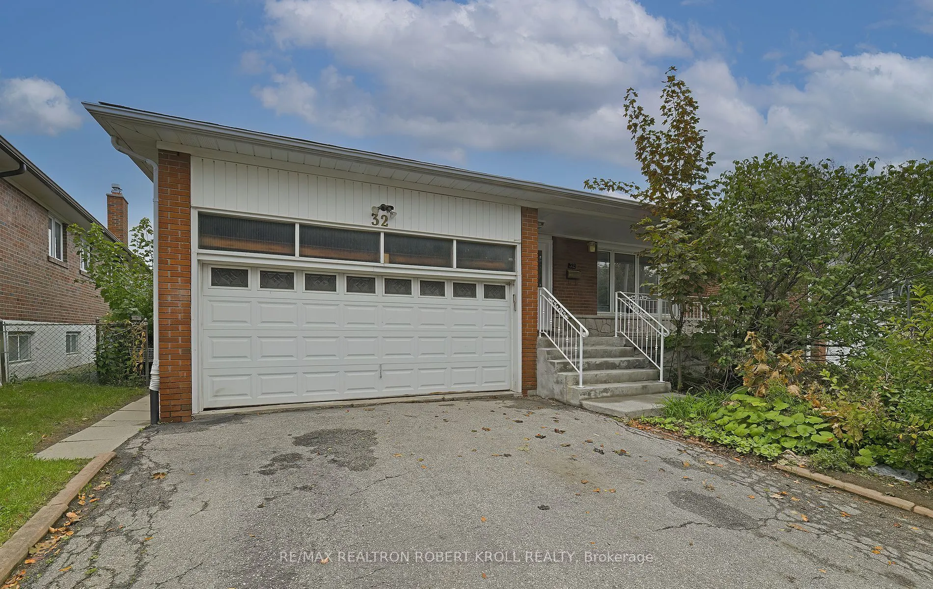 32 Orangewood Crescent