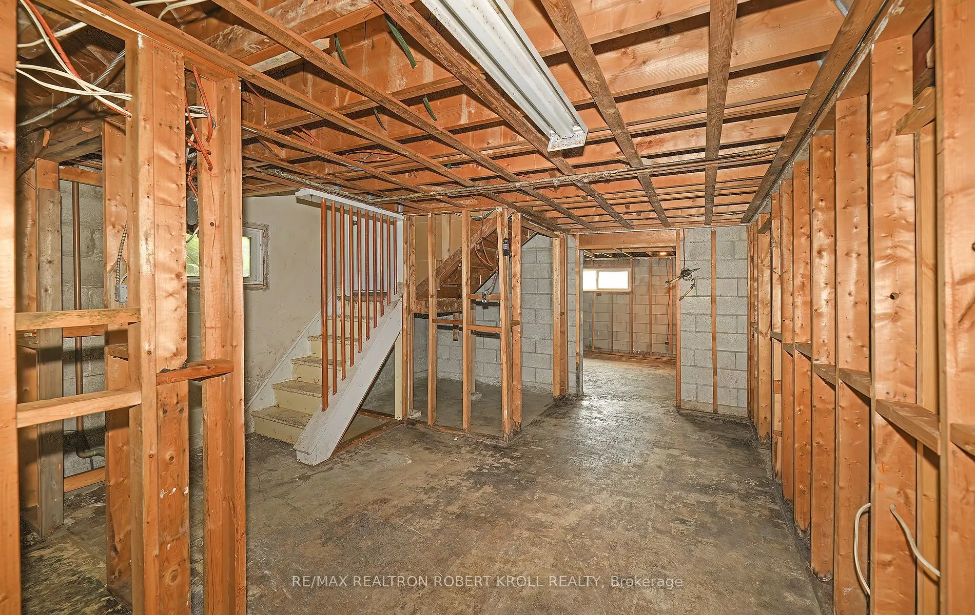 32 Orangewood Crescent