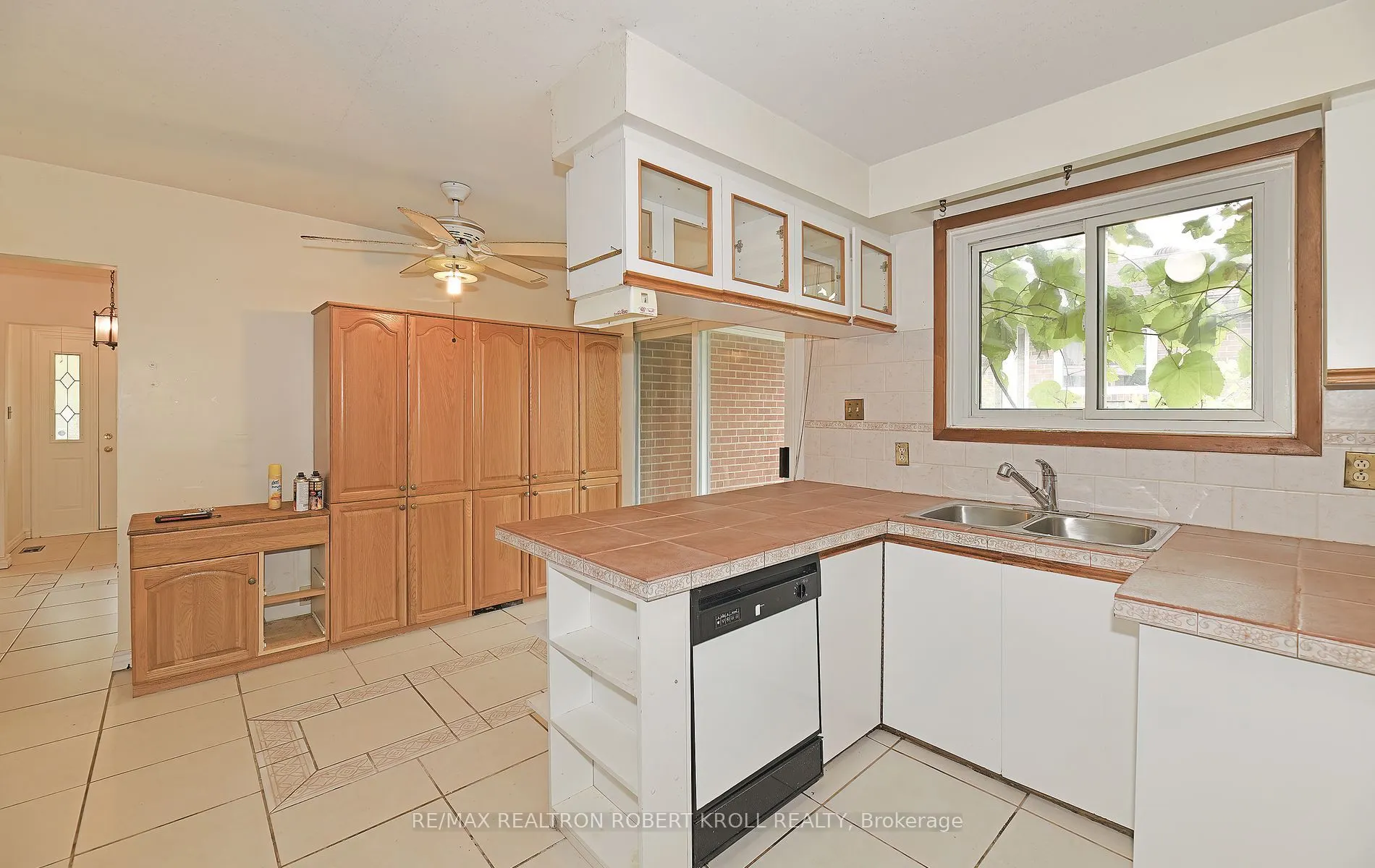 32 Orangewood Crescent