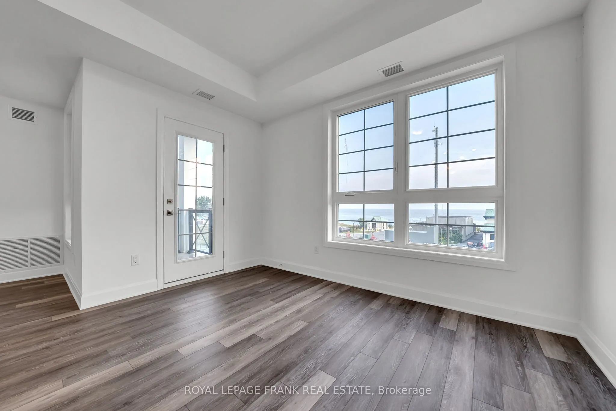 50 Lakebreeze Drive, #318