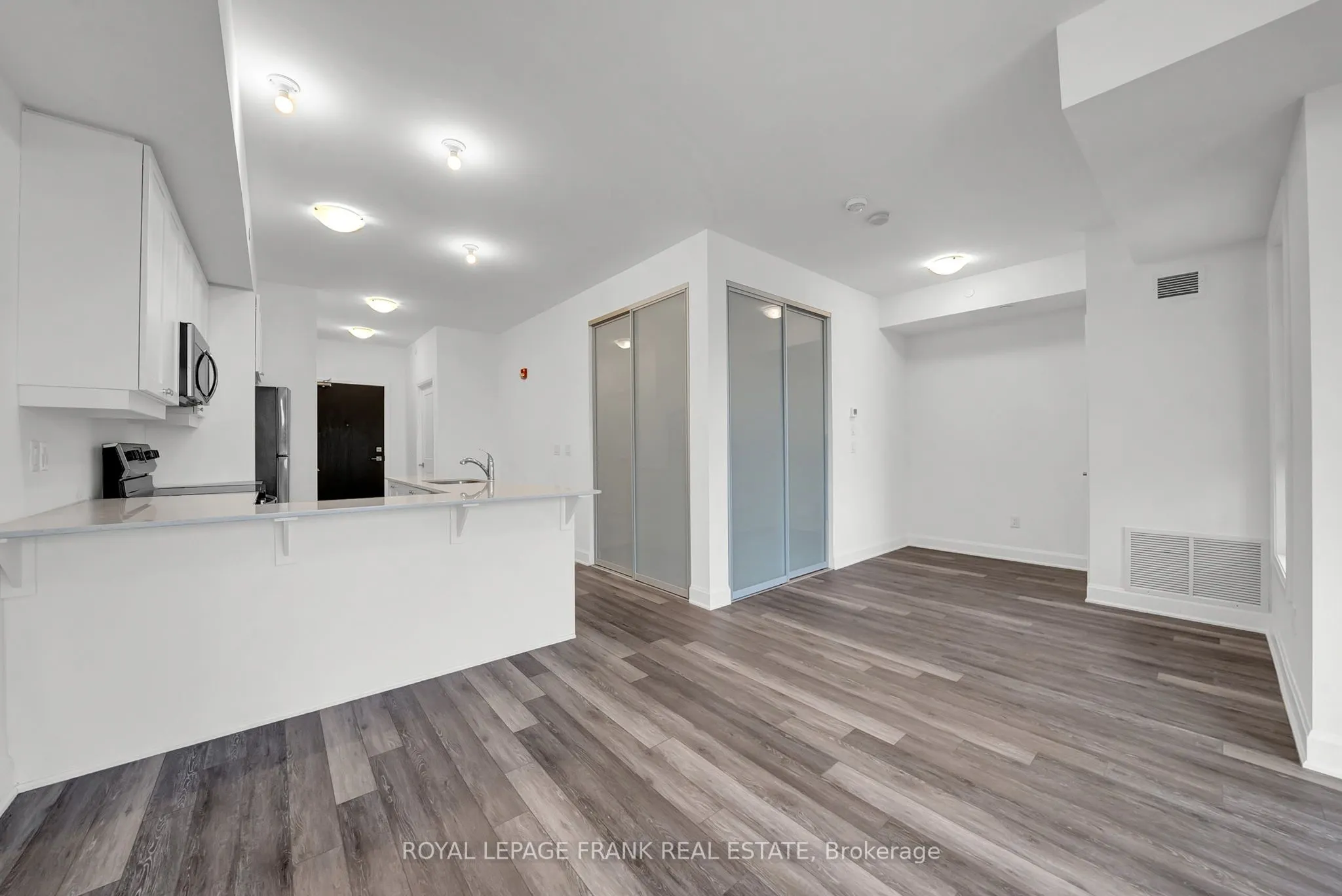 50 Lakebreeze Drive, #318