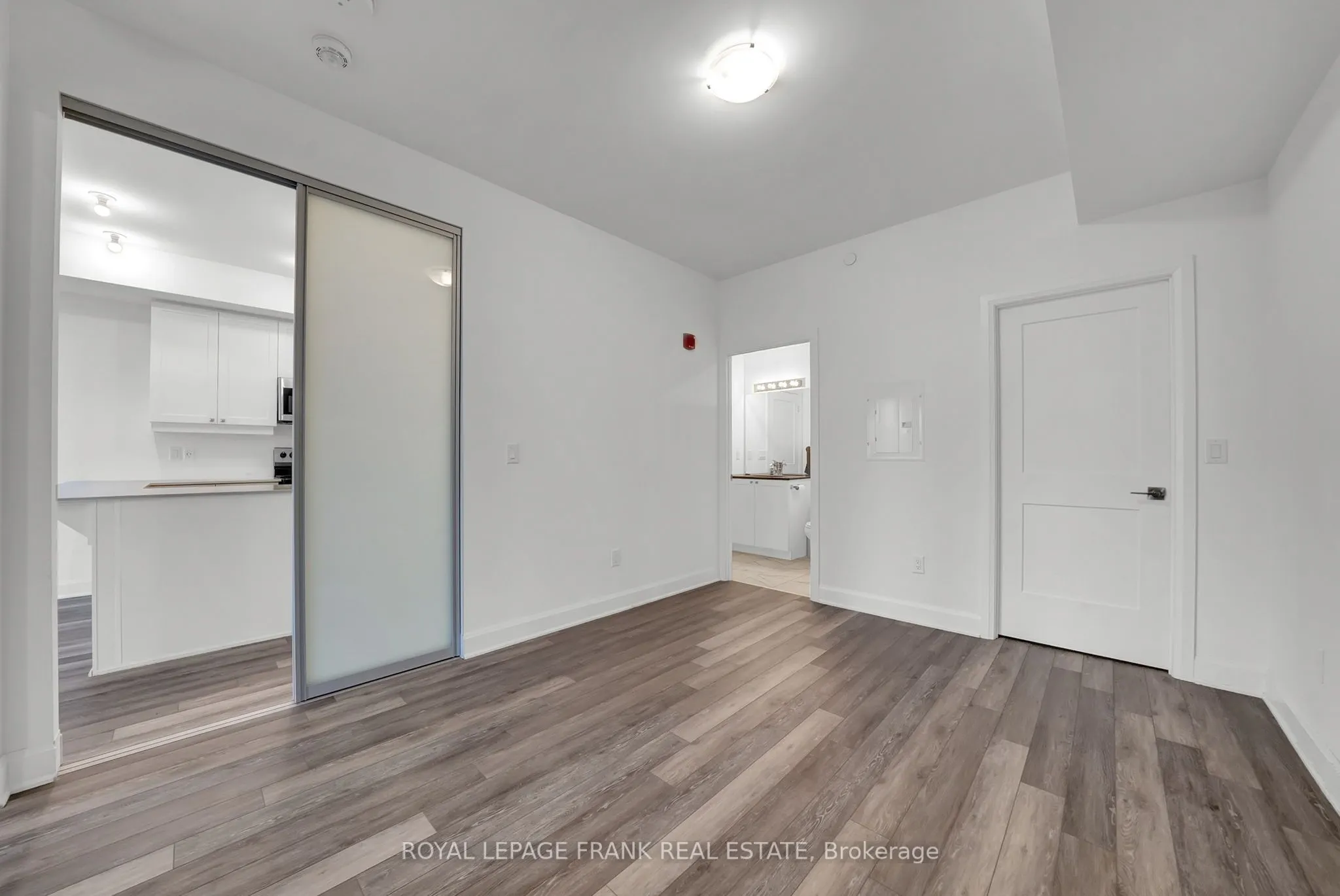 50 Lakebreeze Drive, #318