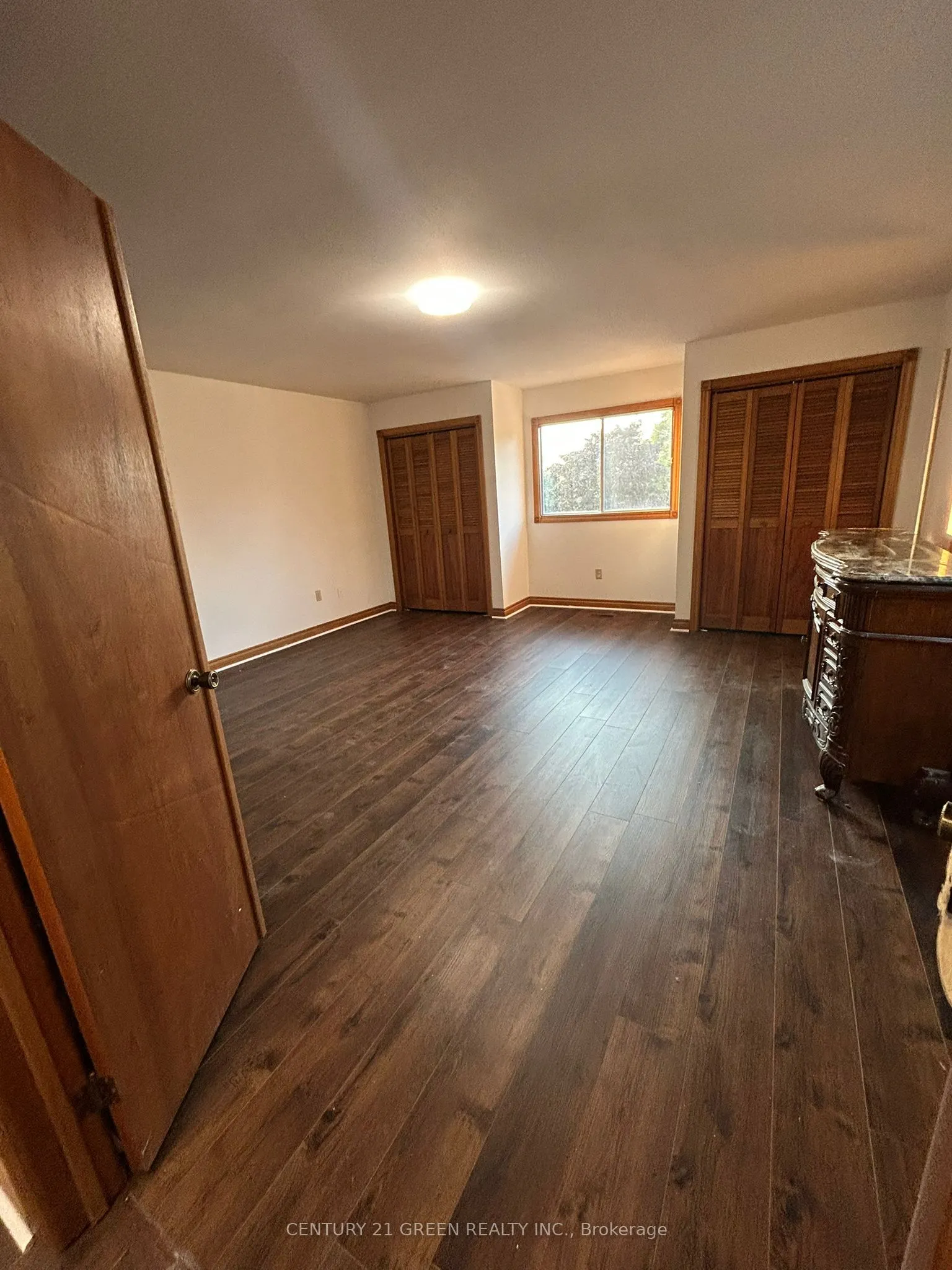 719 Keates Avenue, #Main