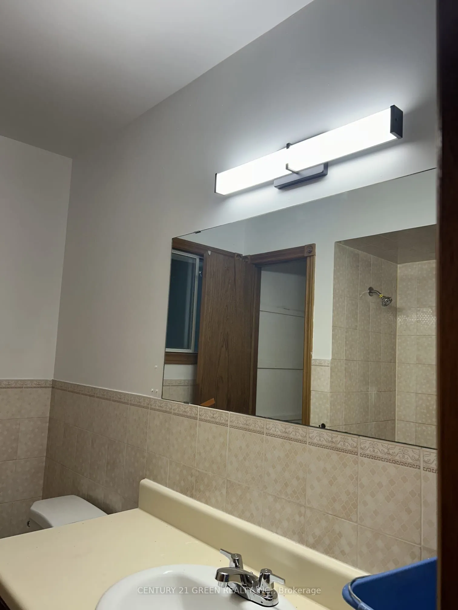 719 Keates Avenue, #Main