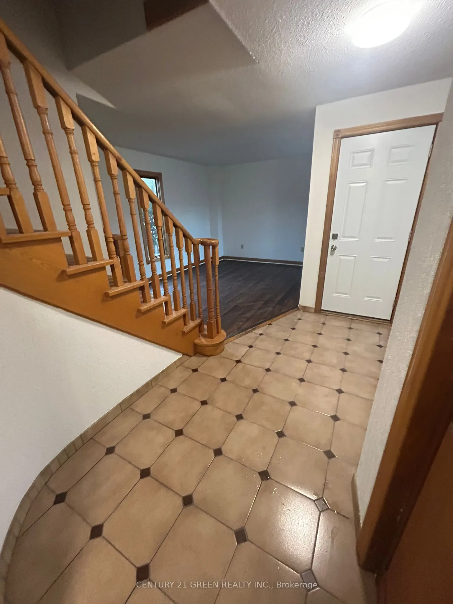 719 Keates Avenue, #Main