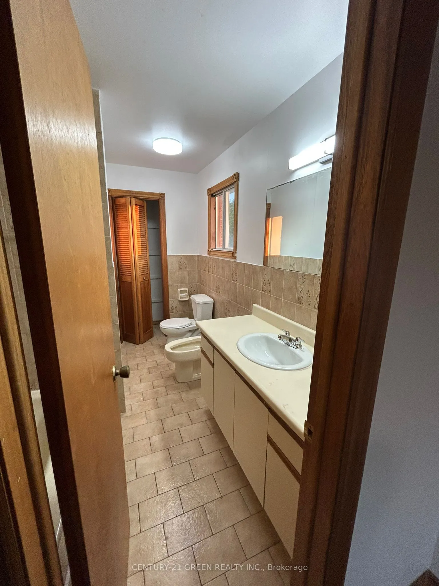 719 Keates Avenue, #Main