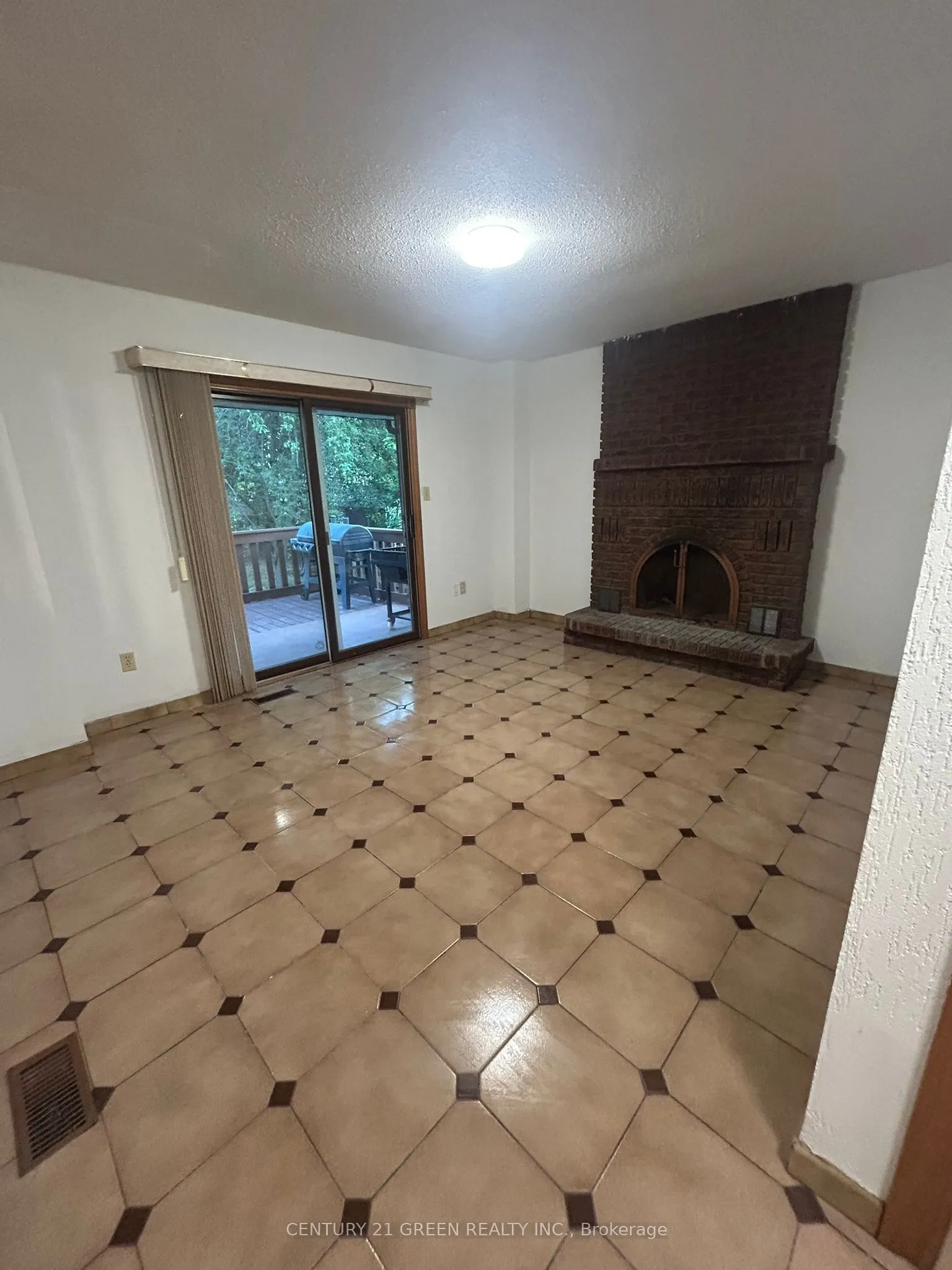719 Keates Avenue, #Main