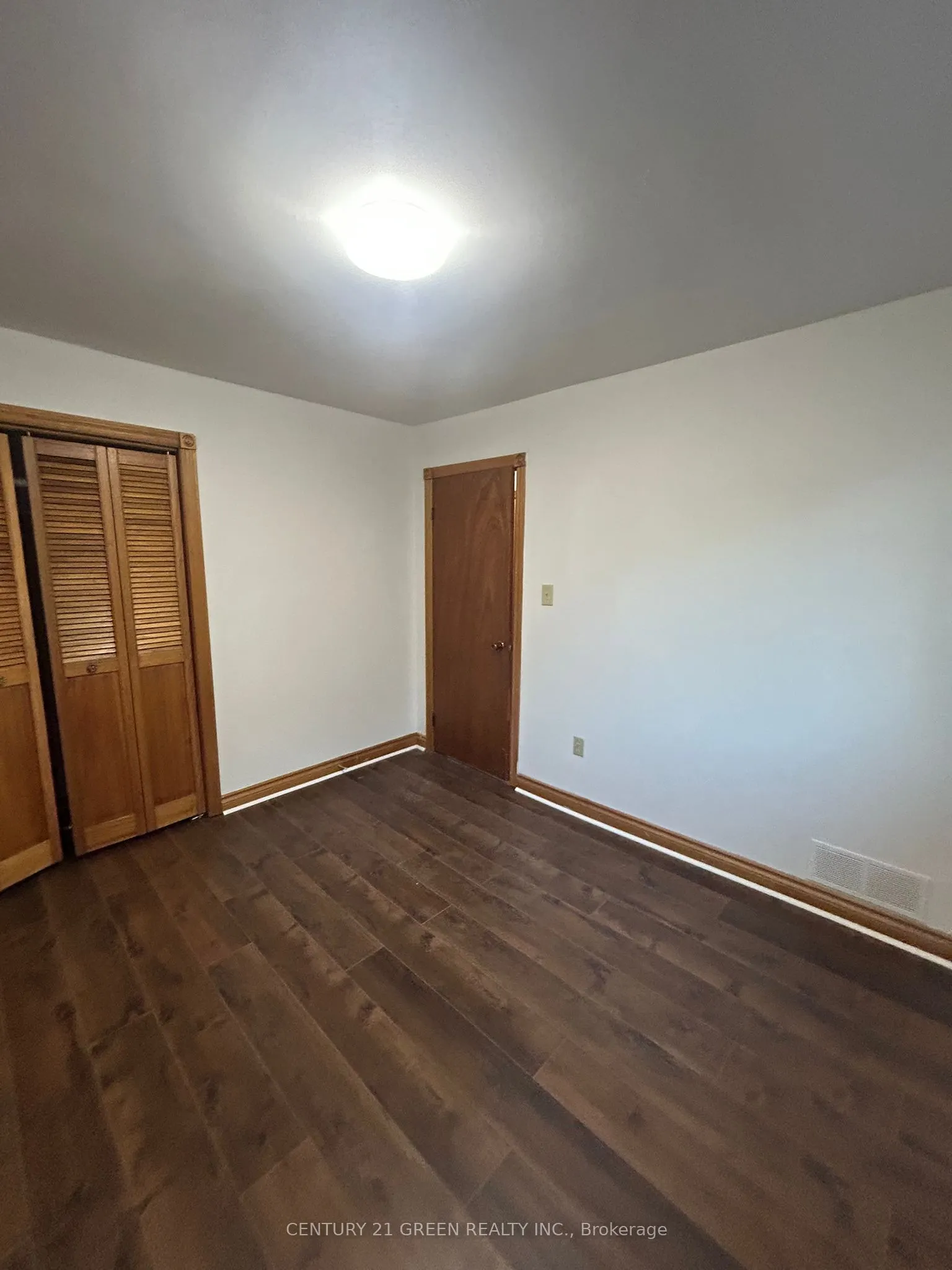 719 Keates Avenue, #Main