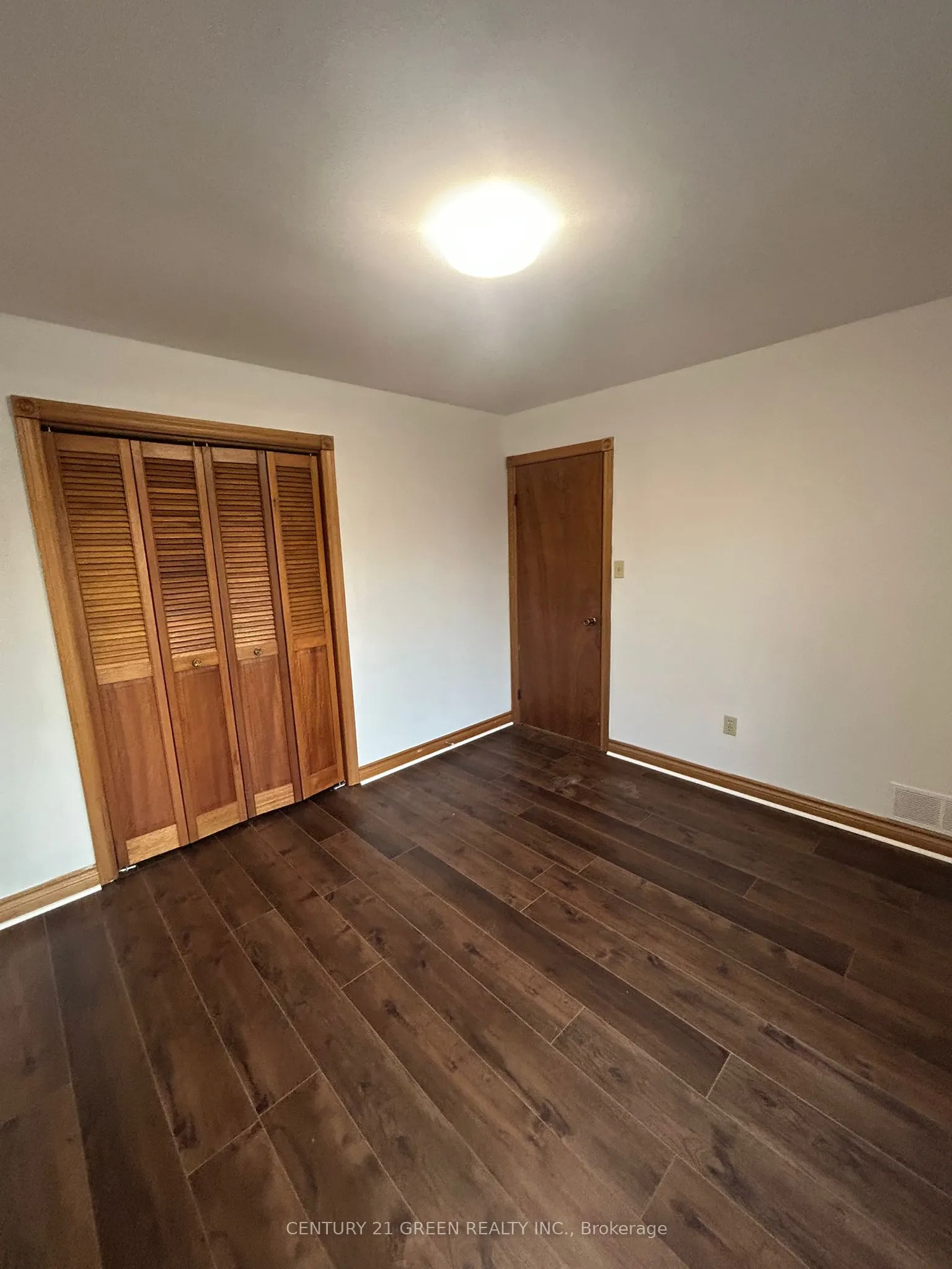 719 Keates Avenue, #Main