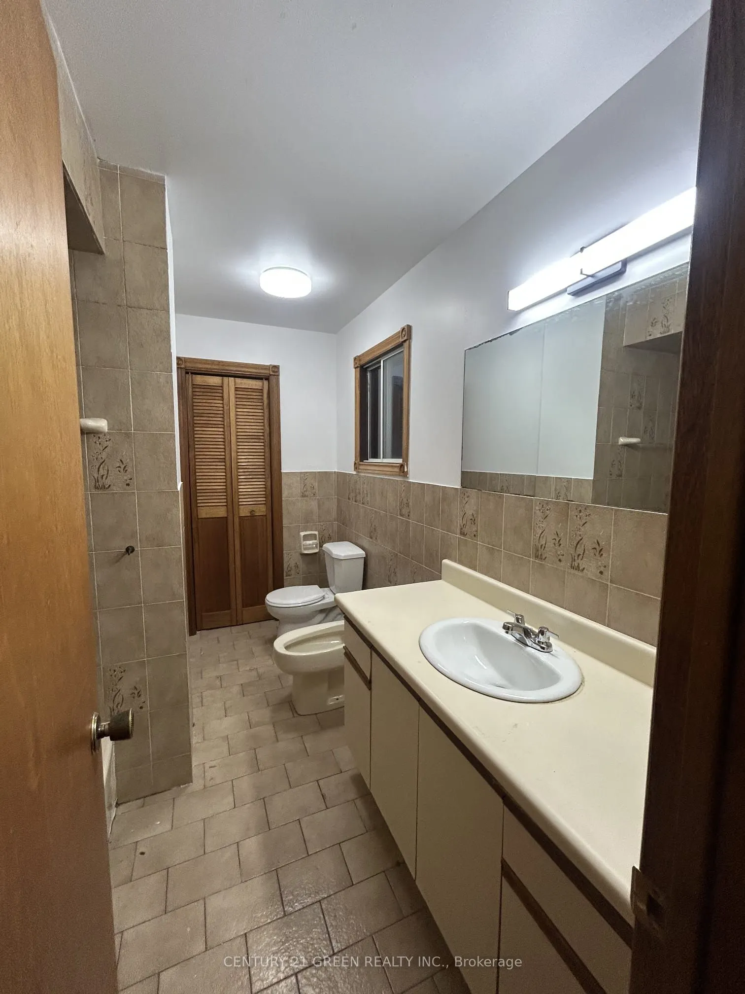 719 Keates Avenue, #Main