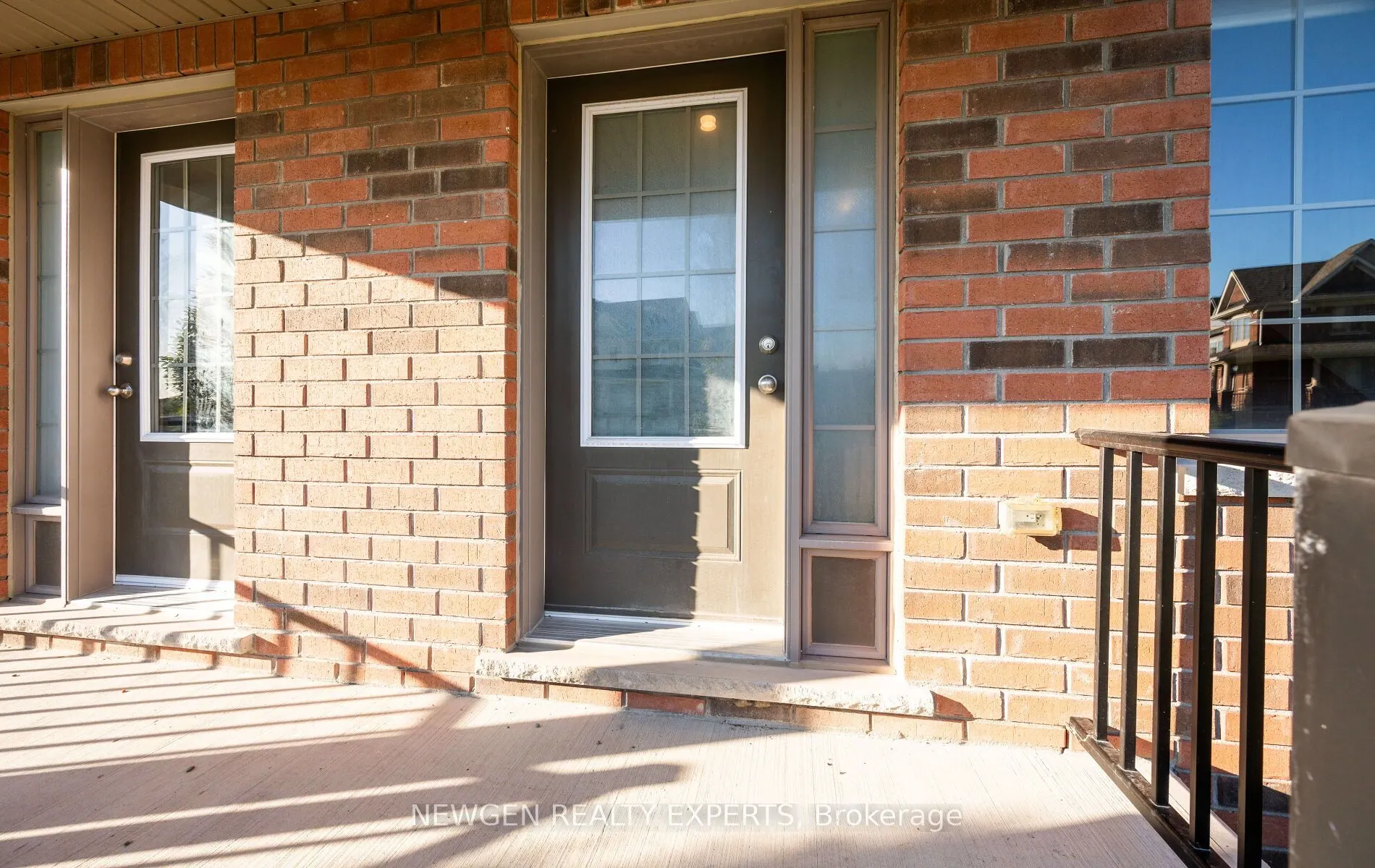 223 Royal Northern Path N, #0