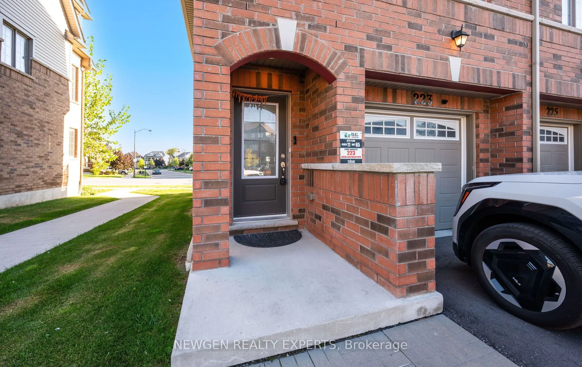 223 Royal Northern Path N, #0