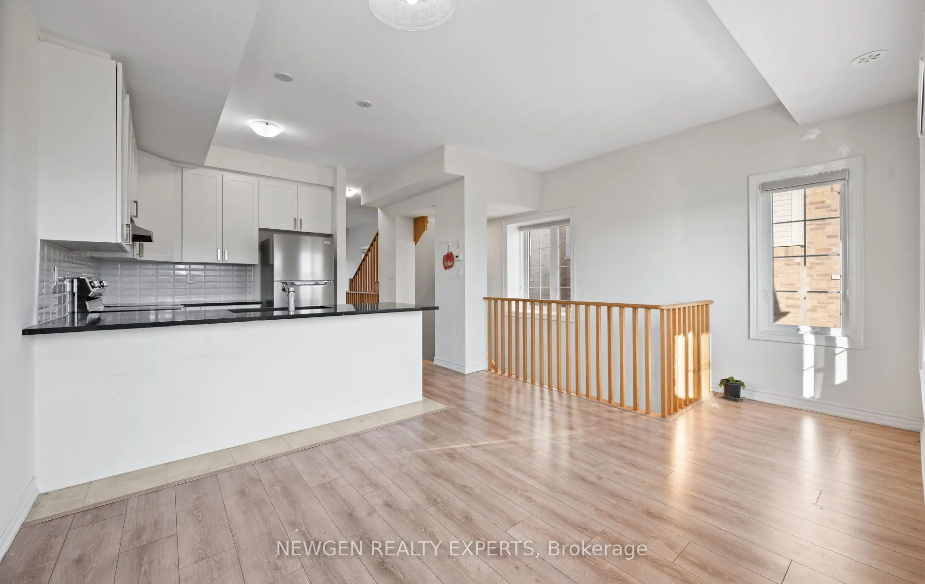 223 Royal Northern Path N, #0