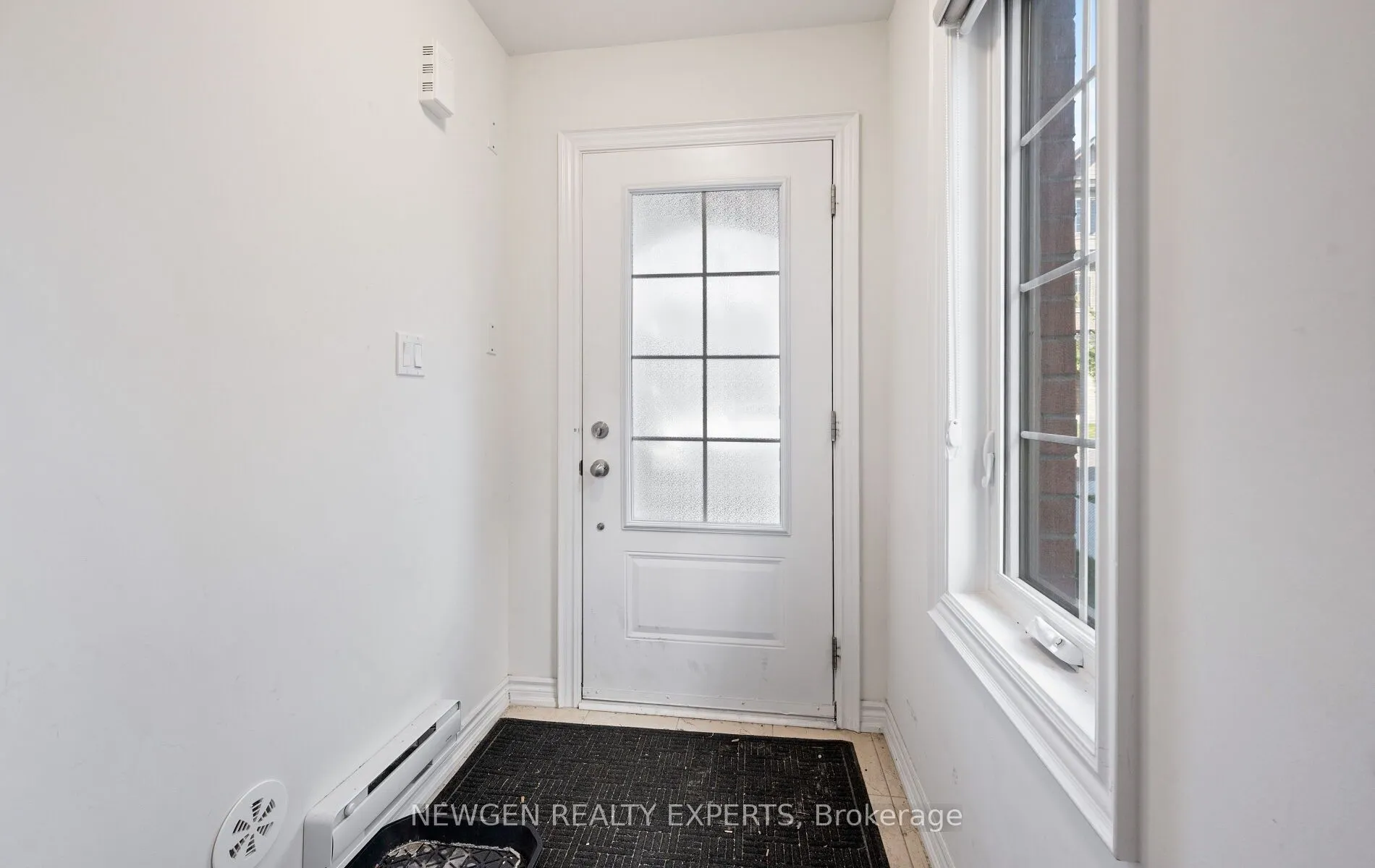 223 Royal Northern Path N, #0
