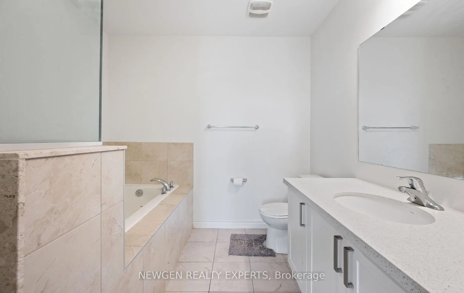 223 Royal Northern Path N, #0