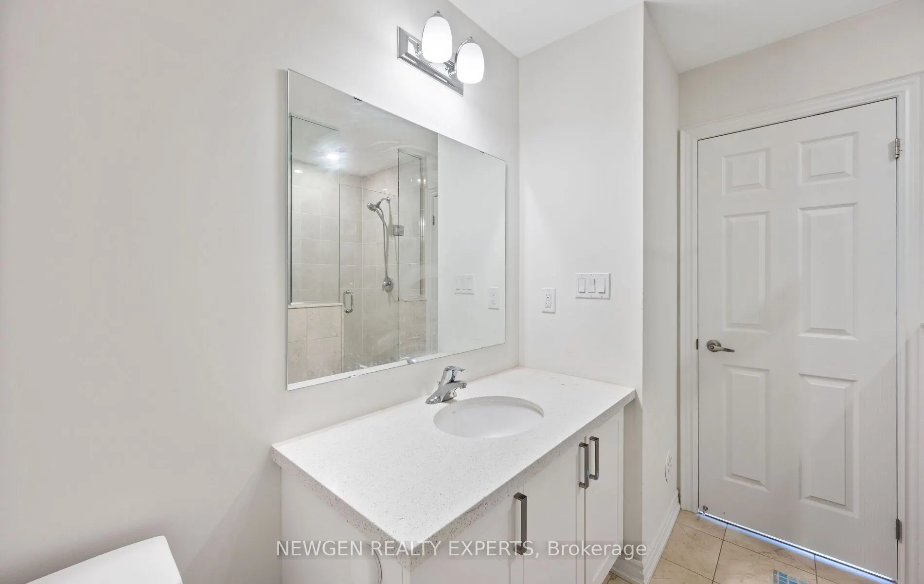223 Royal Northern Path N, #0