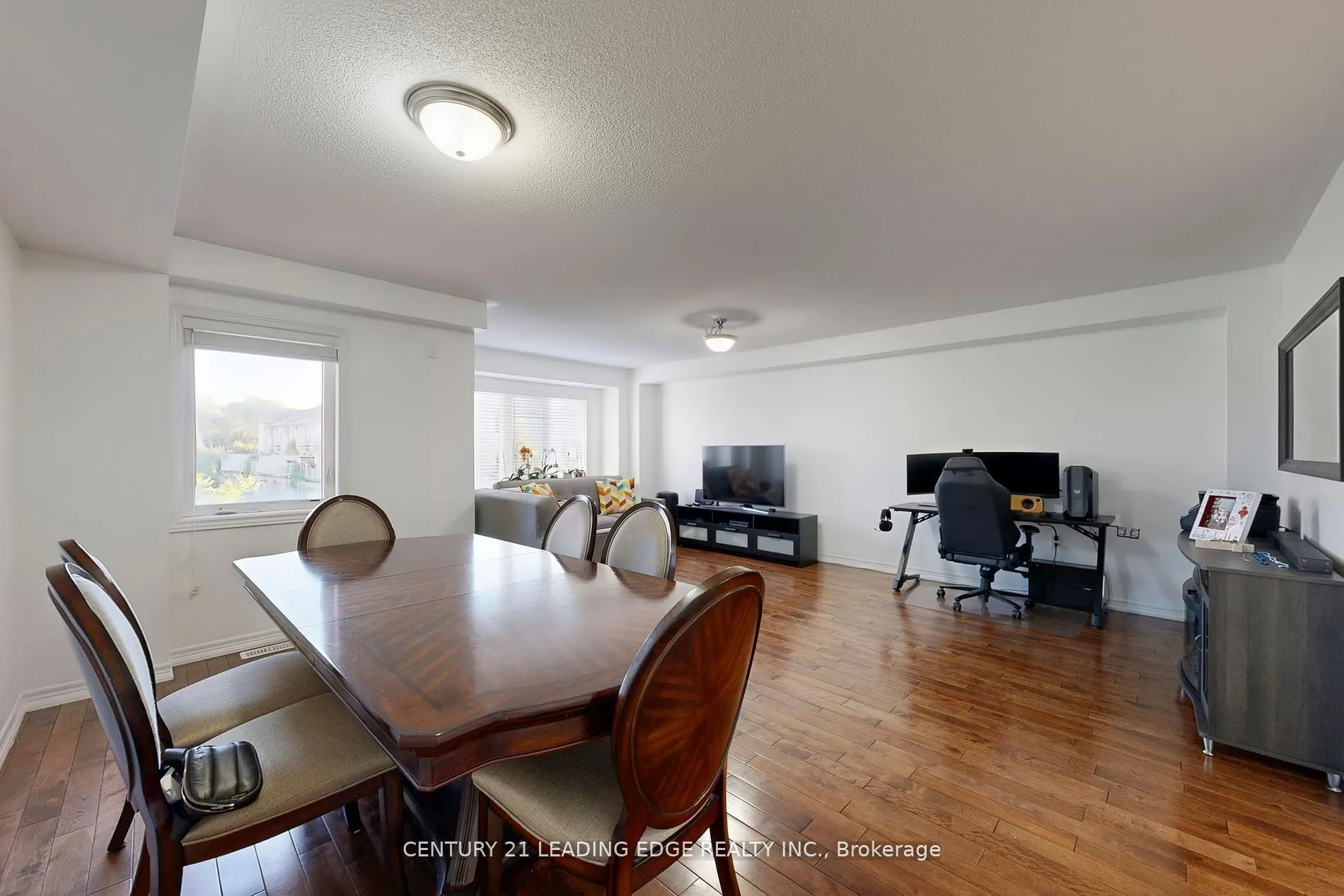 12 Pringdale Gardens Circle E