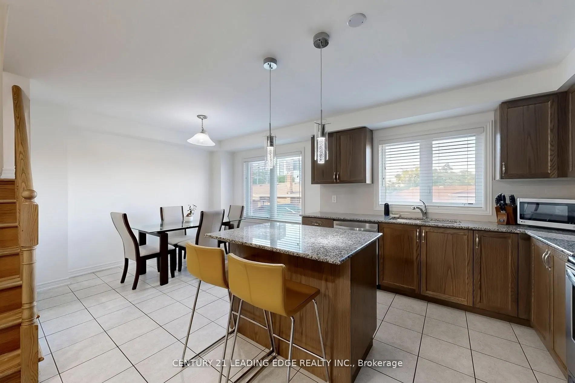 12 Pringdale Gardens Circle E