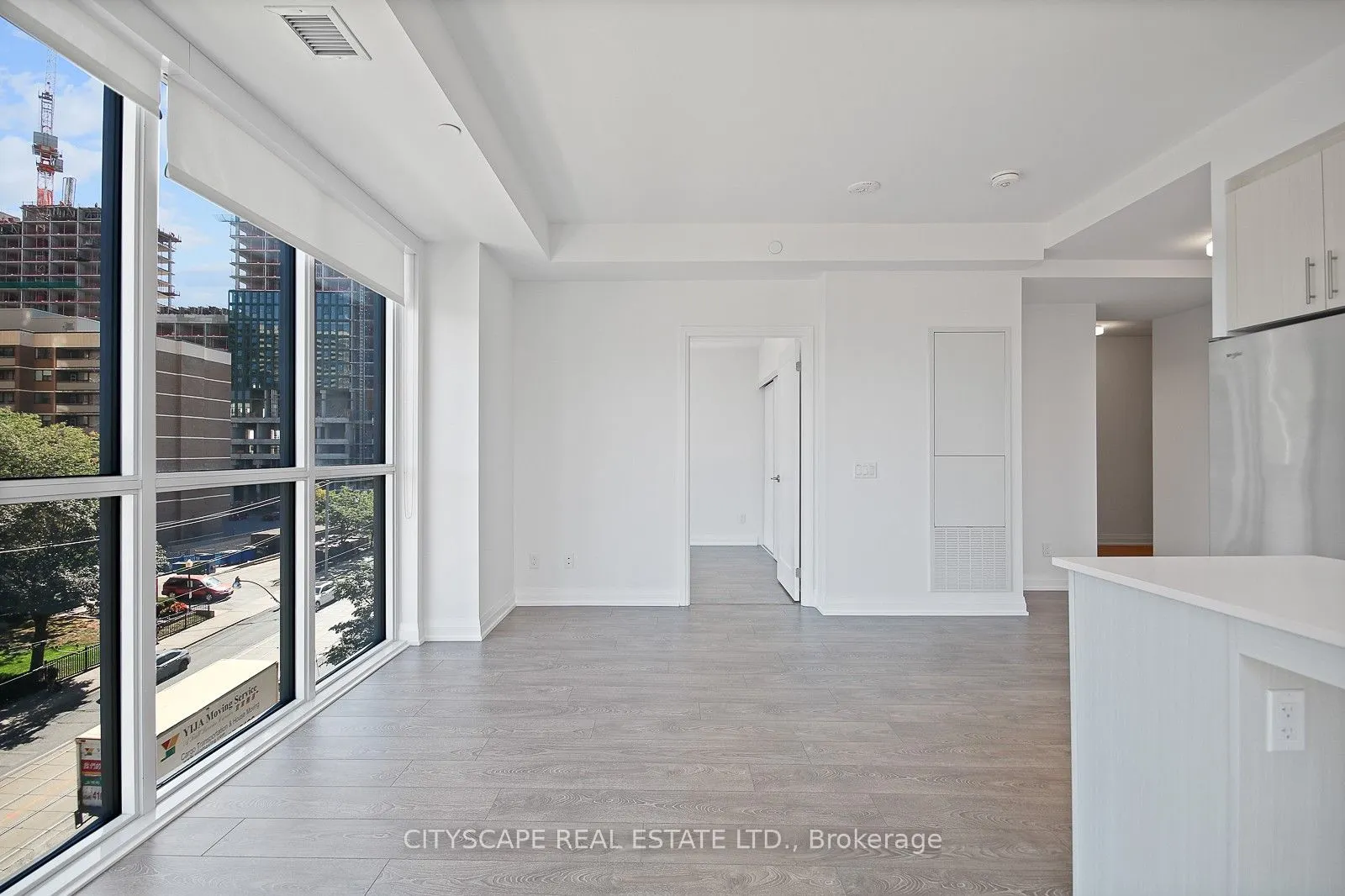 286 Main Street, #404