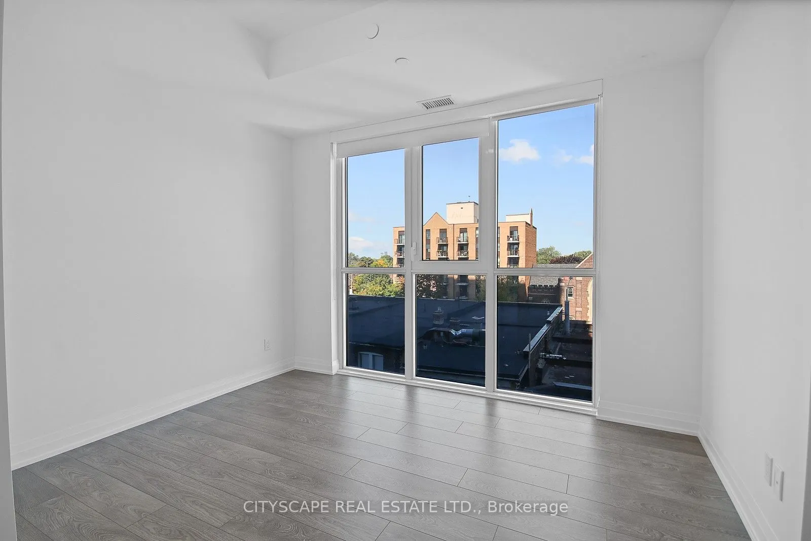 286 Main Street, #404
