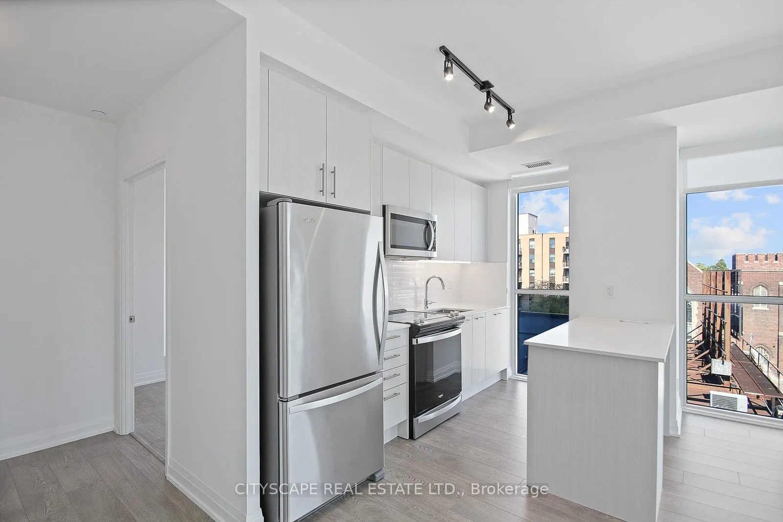 286 Main Street, #404