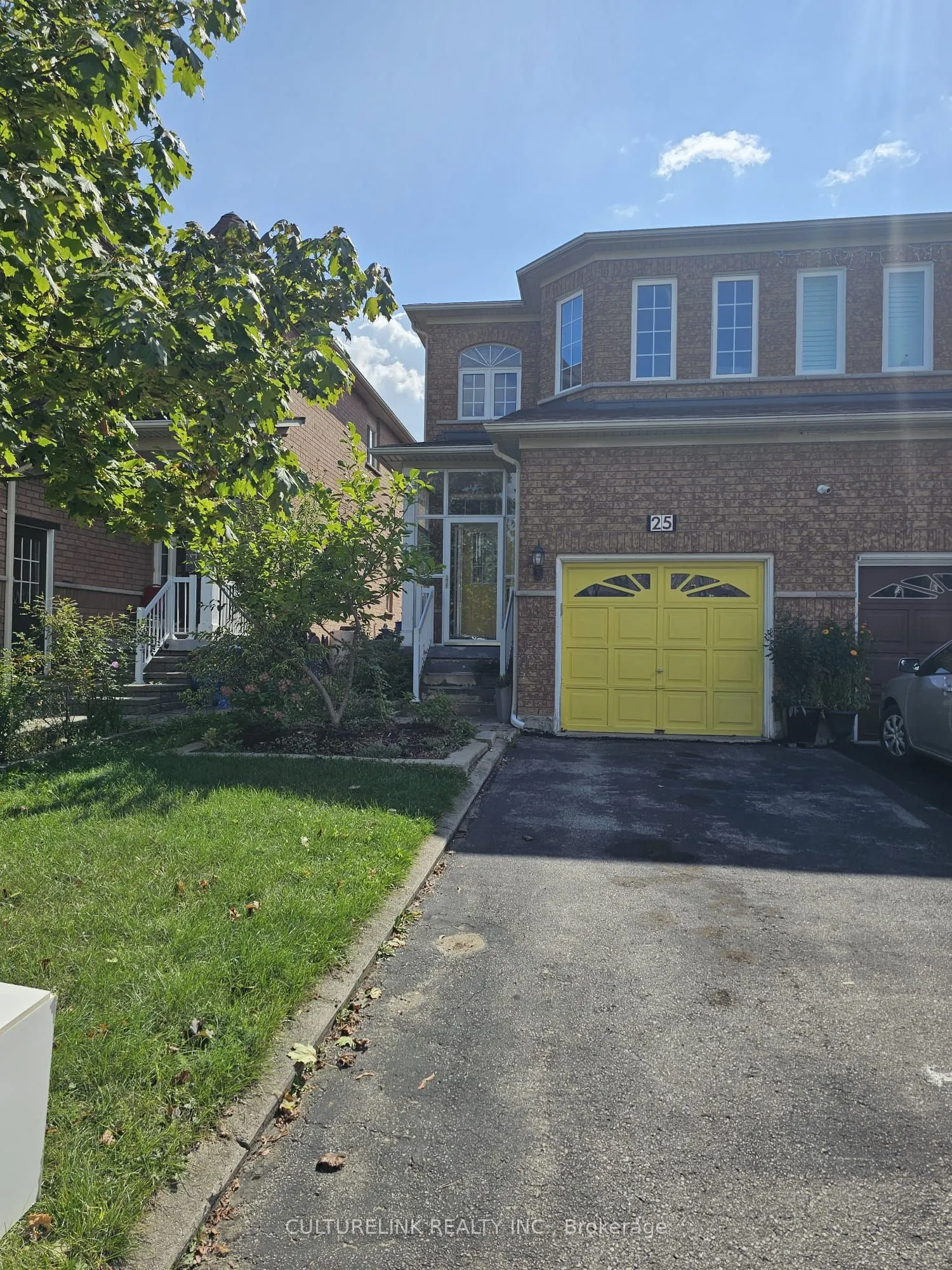 25 Red Hawk Road