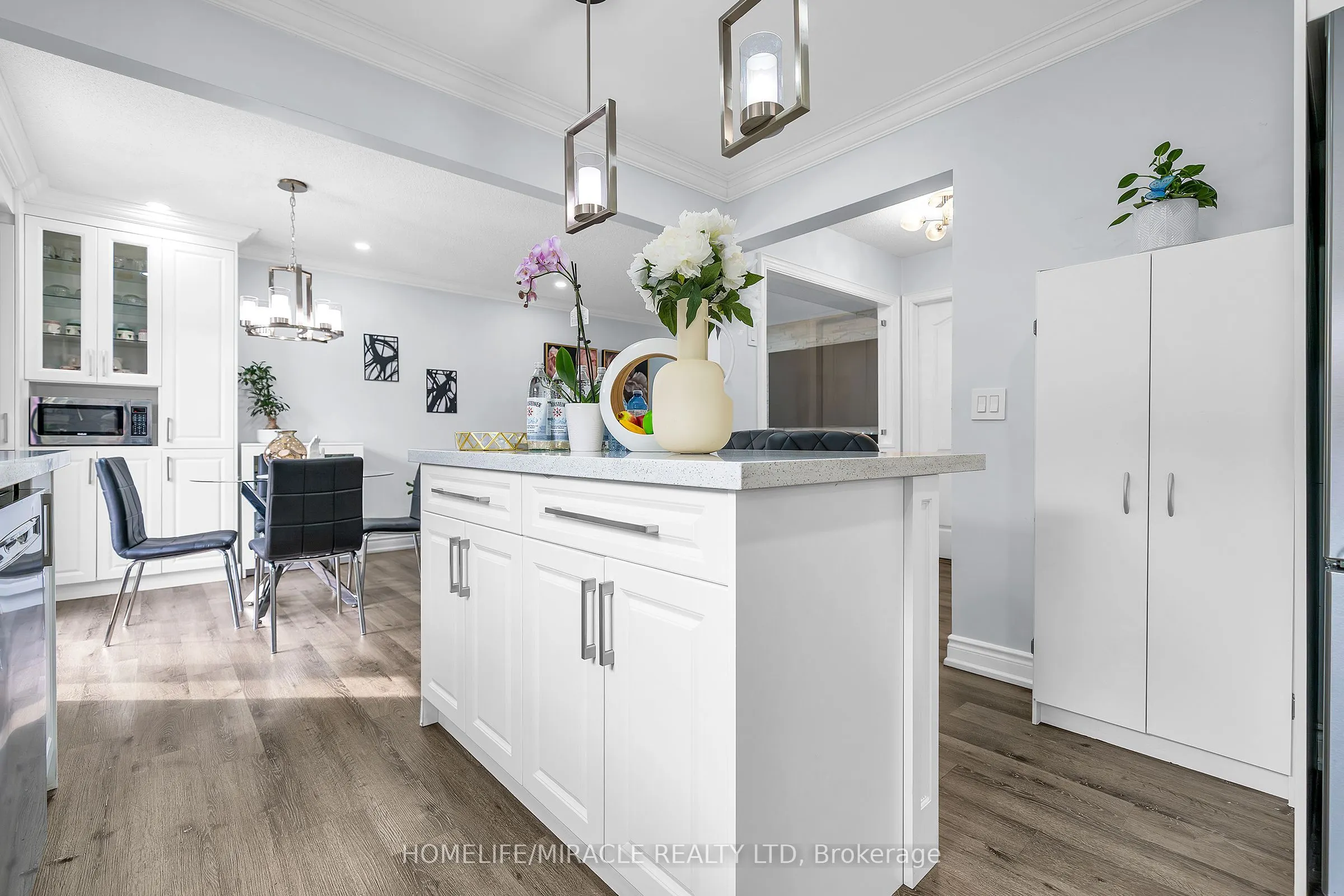 7 Houghton Court