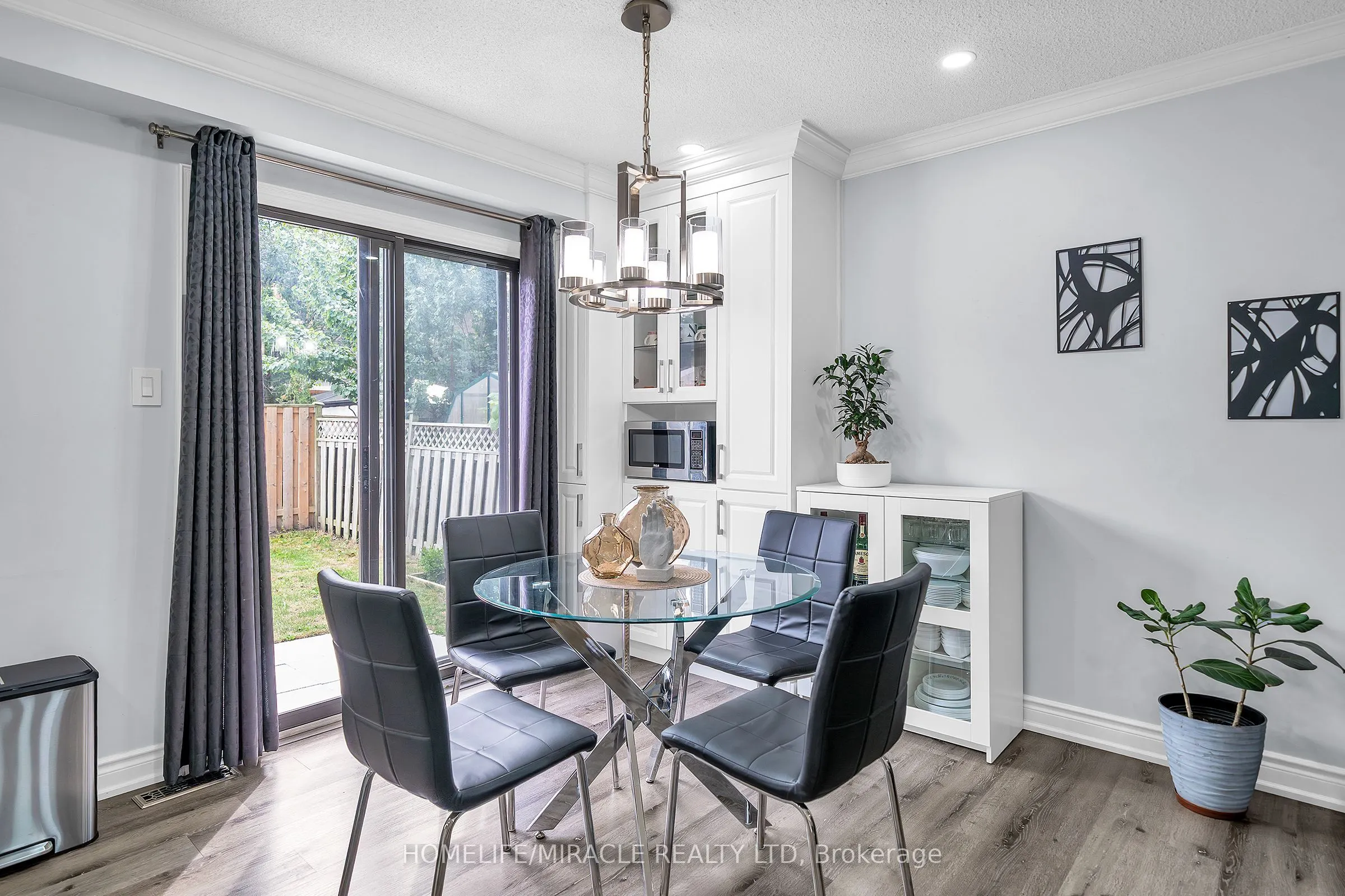 7 Houghton Court